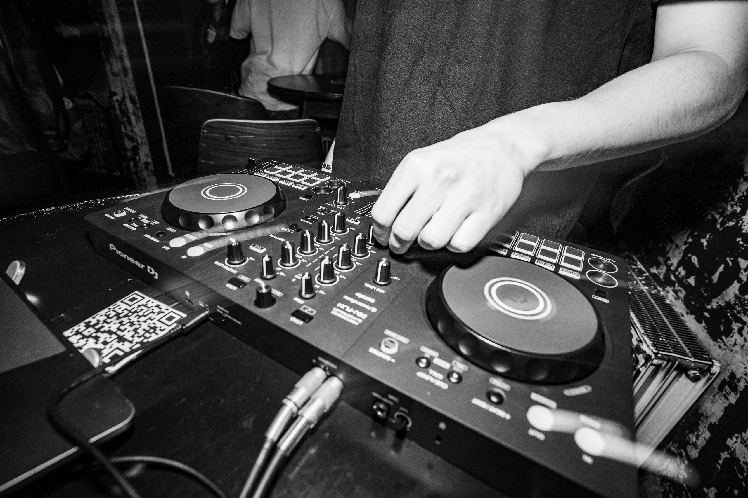 Из Сибири с любовью. Бар разбитых сердец. Концертный и репортажный фотограф в Санкт-Петербурге Слава Пахомов