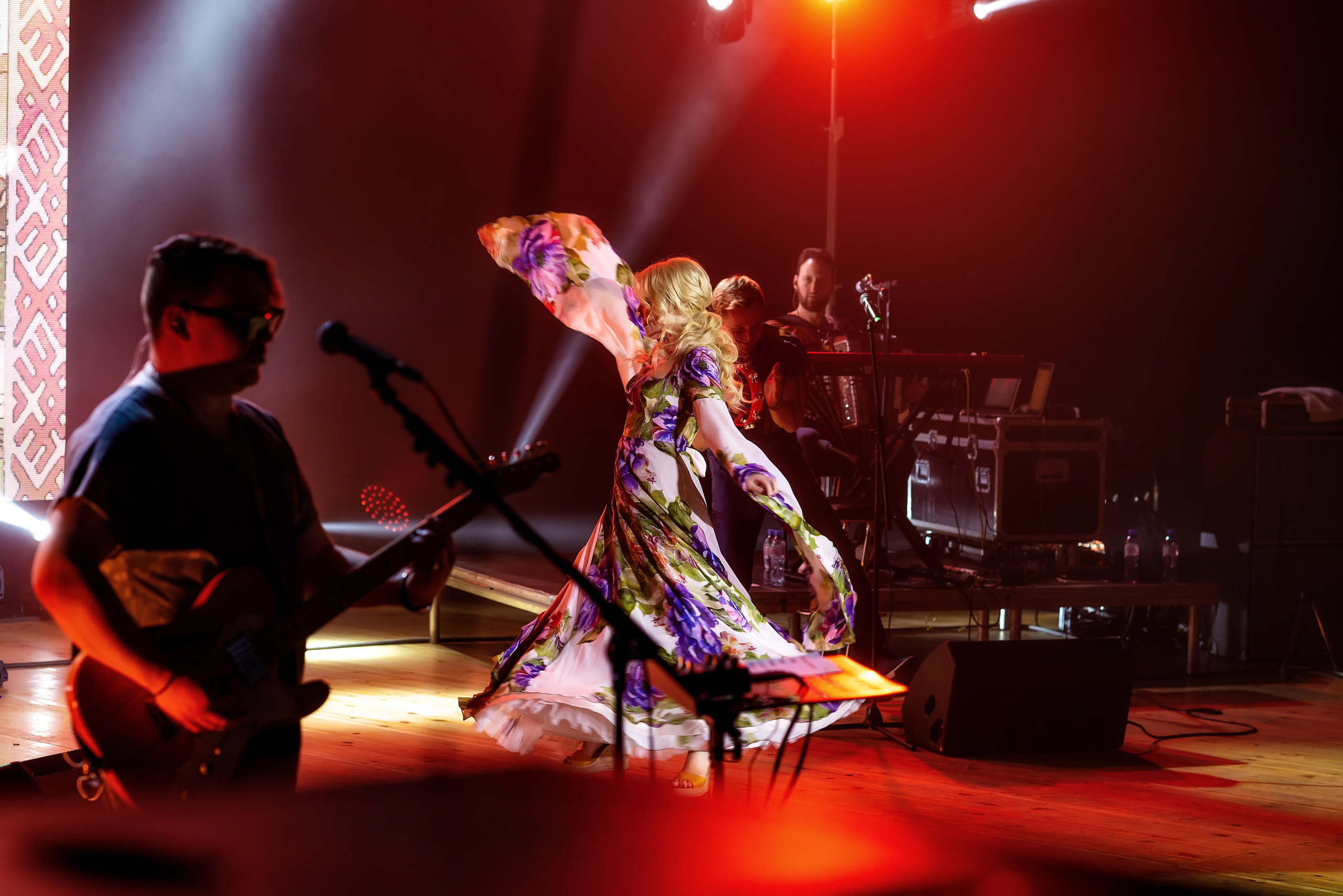 Концерт Пелагеи. Школьный, фэшн фотограф в Тюмени и в России Ирина Королева