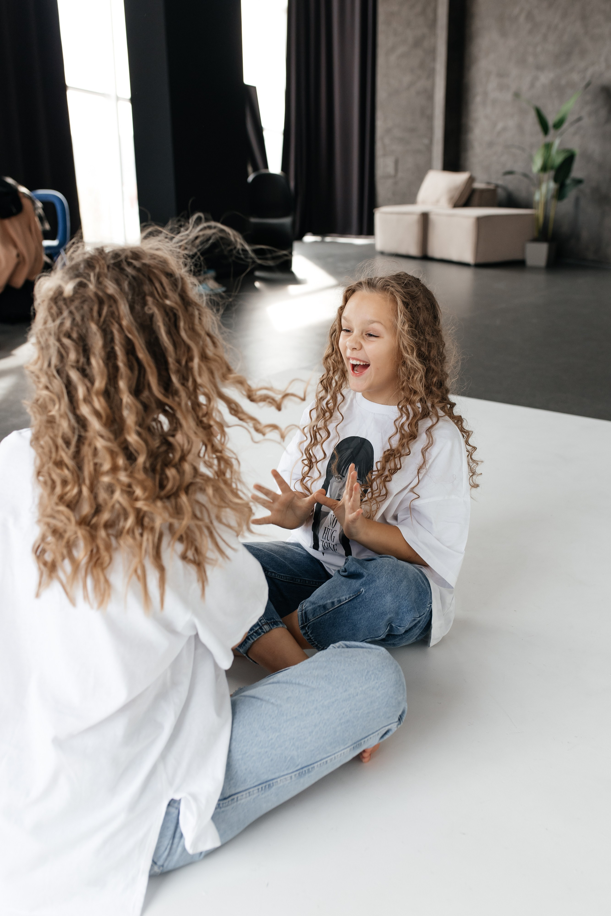 Mother & daughter. ФОТОГРАФ