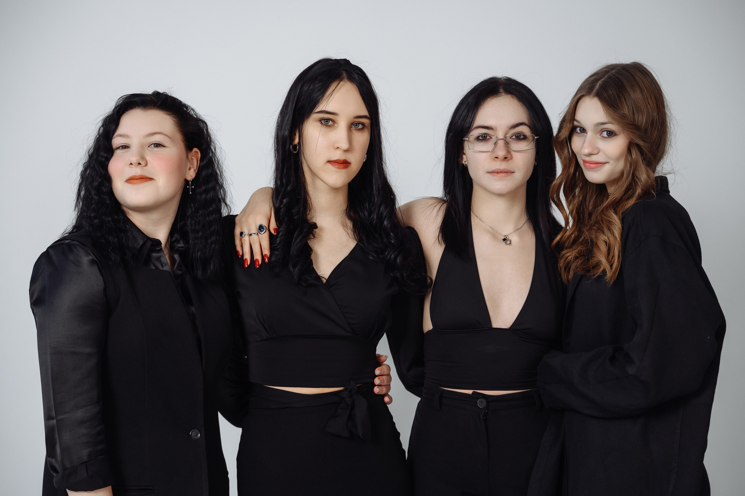 ВЫПУСКНИКИ 11 КЛАСС. МАРГАРИТА КУДРЯШОВА СВАДЕБНЫЙ И СЕМЕЙНЫЙ ФОТОГРАФ ТВЕРЬ МОСКВА