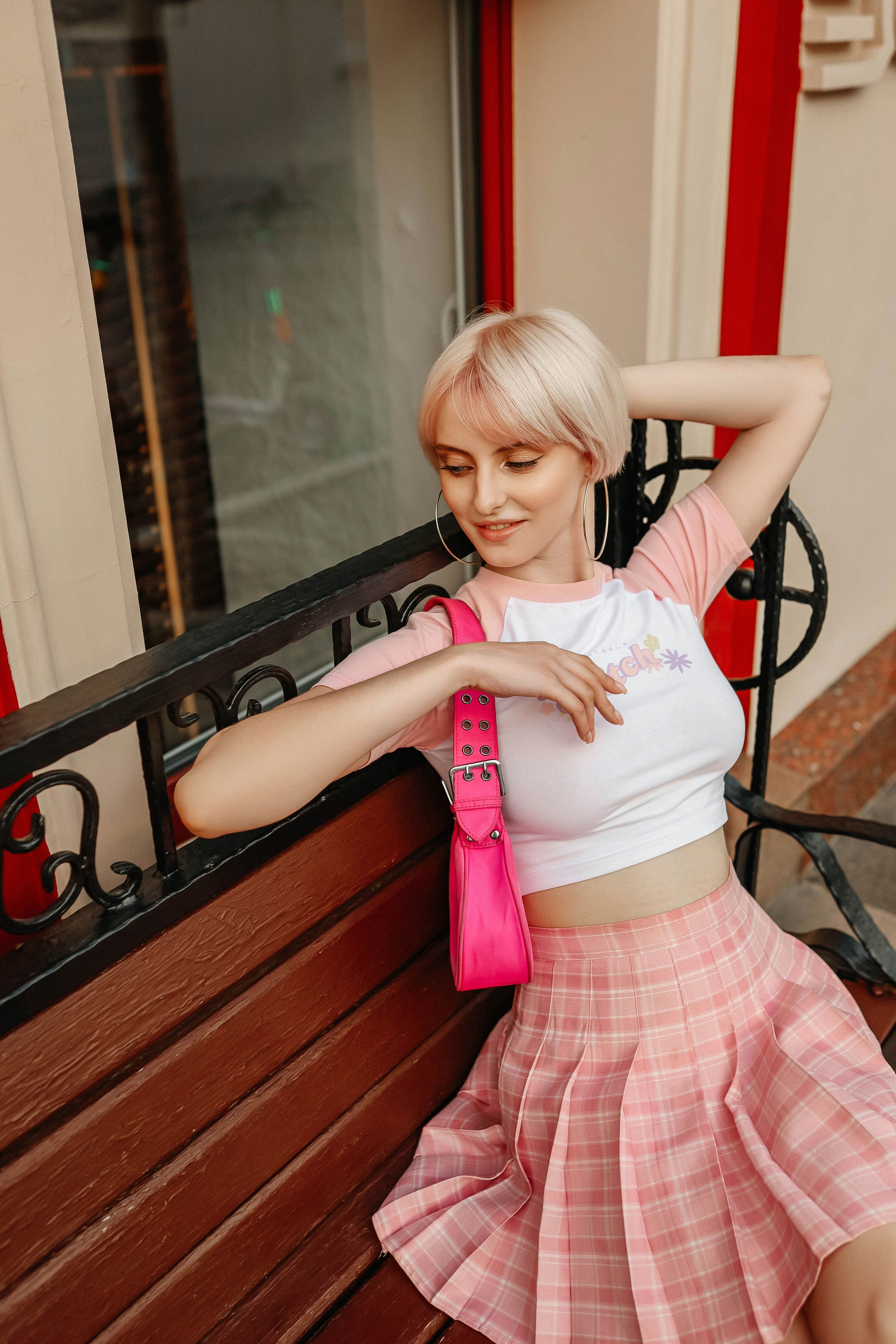 Женская летняя прогулочная фотосессия в Москве. Свадебный и семейный фотограф в Москве