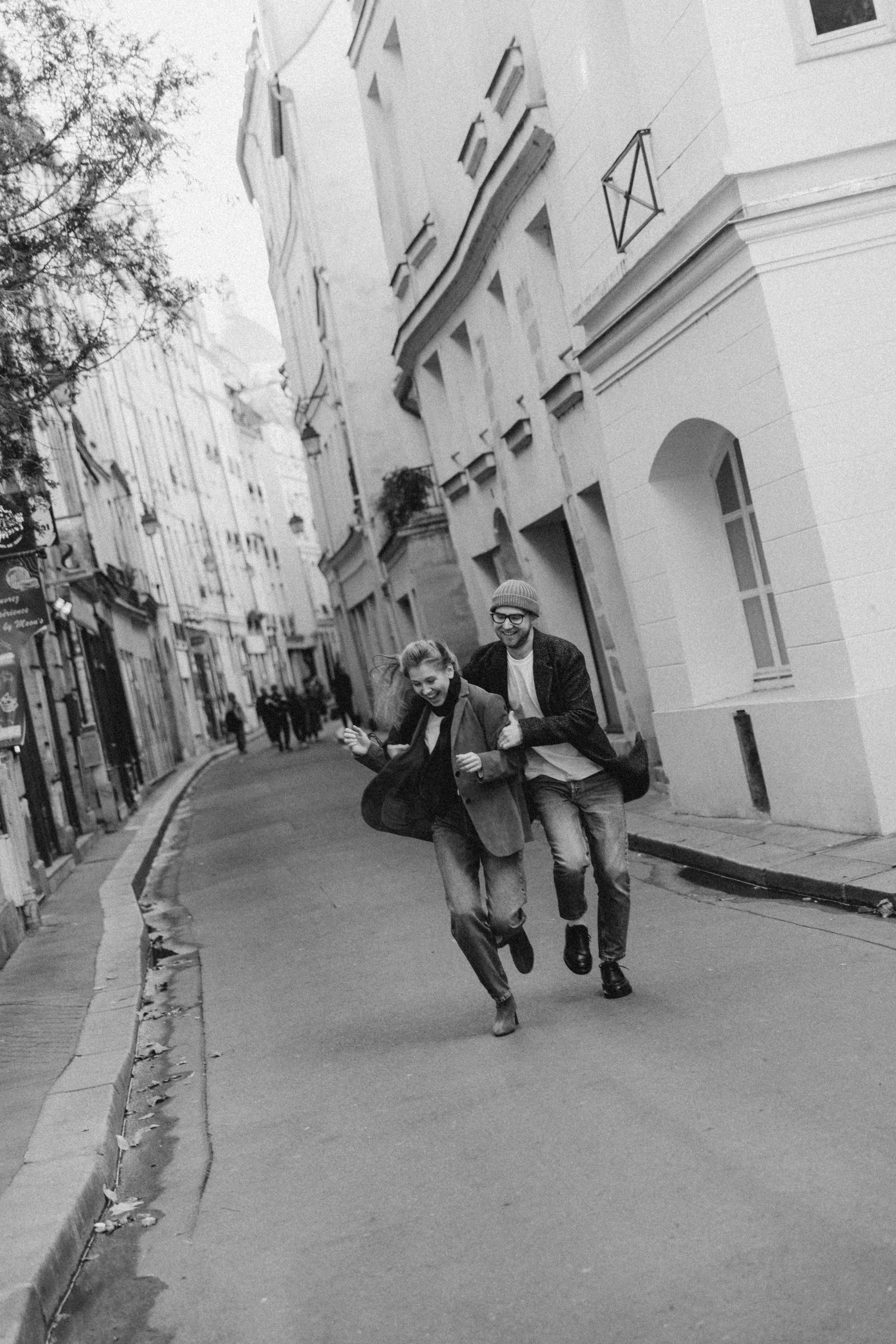 Love you a thousand times. Photographer in Paris