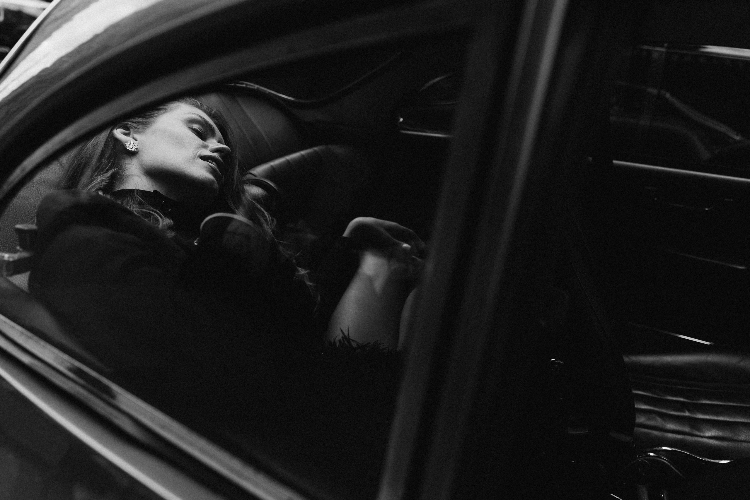 Hit the road. Photographer in Paris