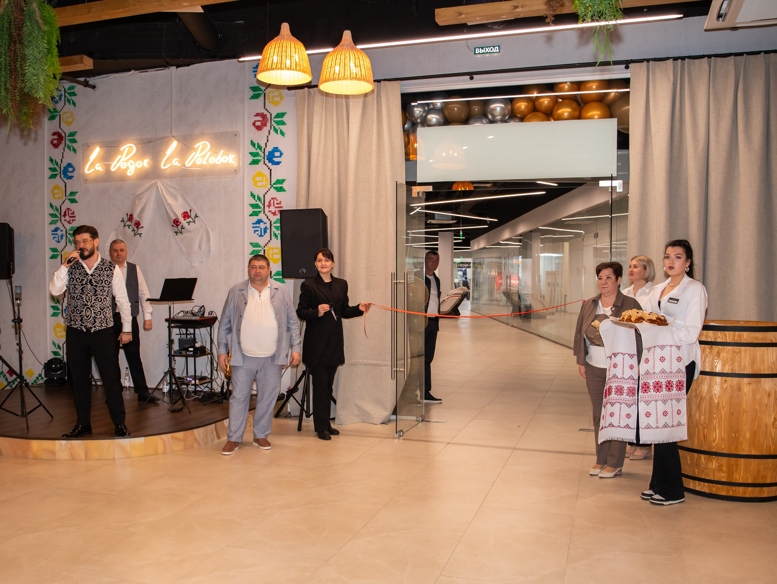 Открытие молдавского ресторана. Свадебный и семейный фотограф в Москве Мила Широких