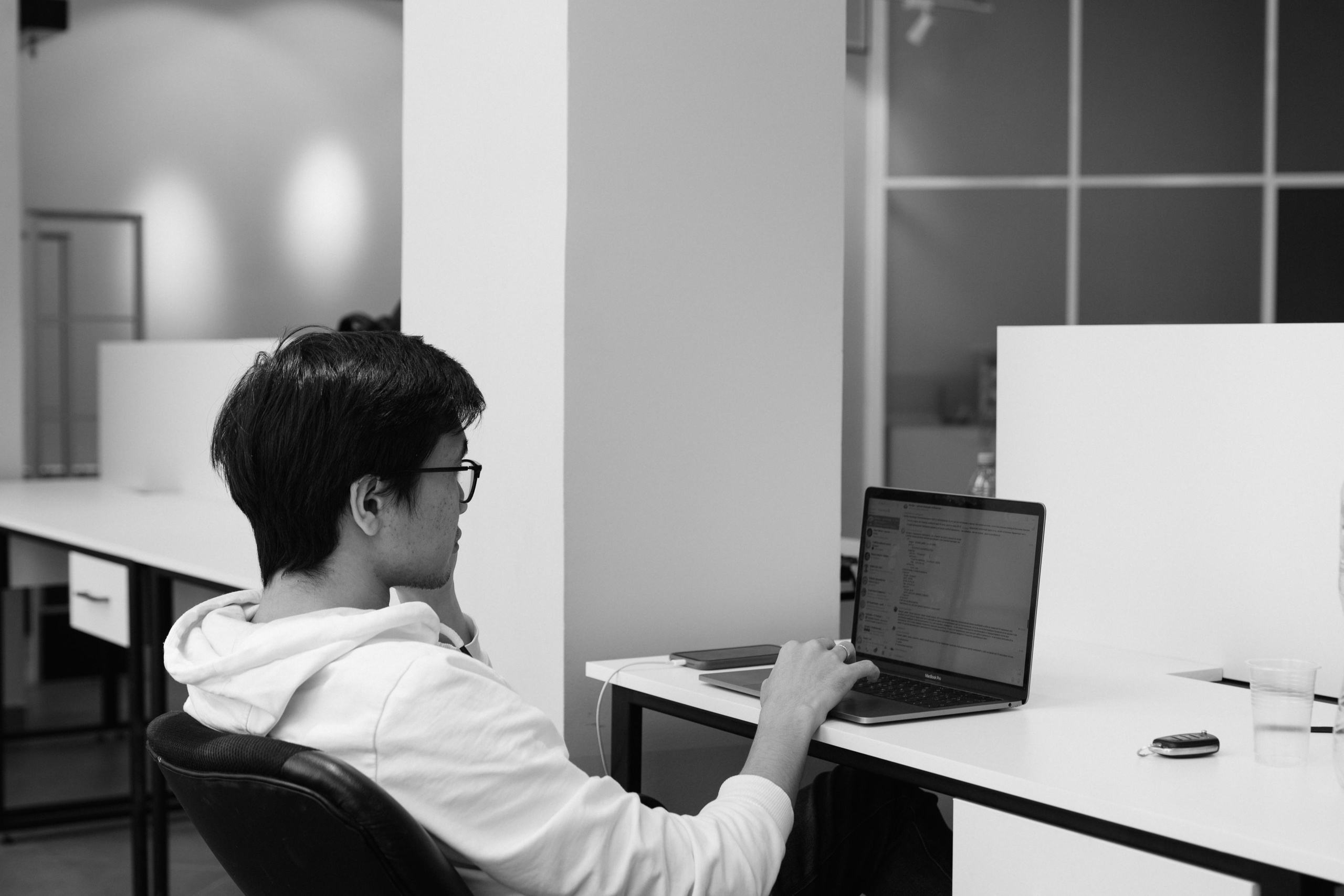 Стартапы в IT. Репортажный фотограф в Астане — Диана Калтаева, портретный фотограф