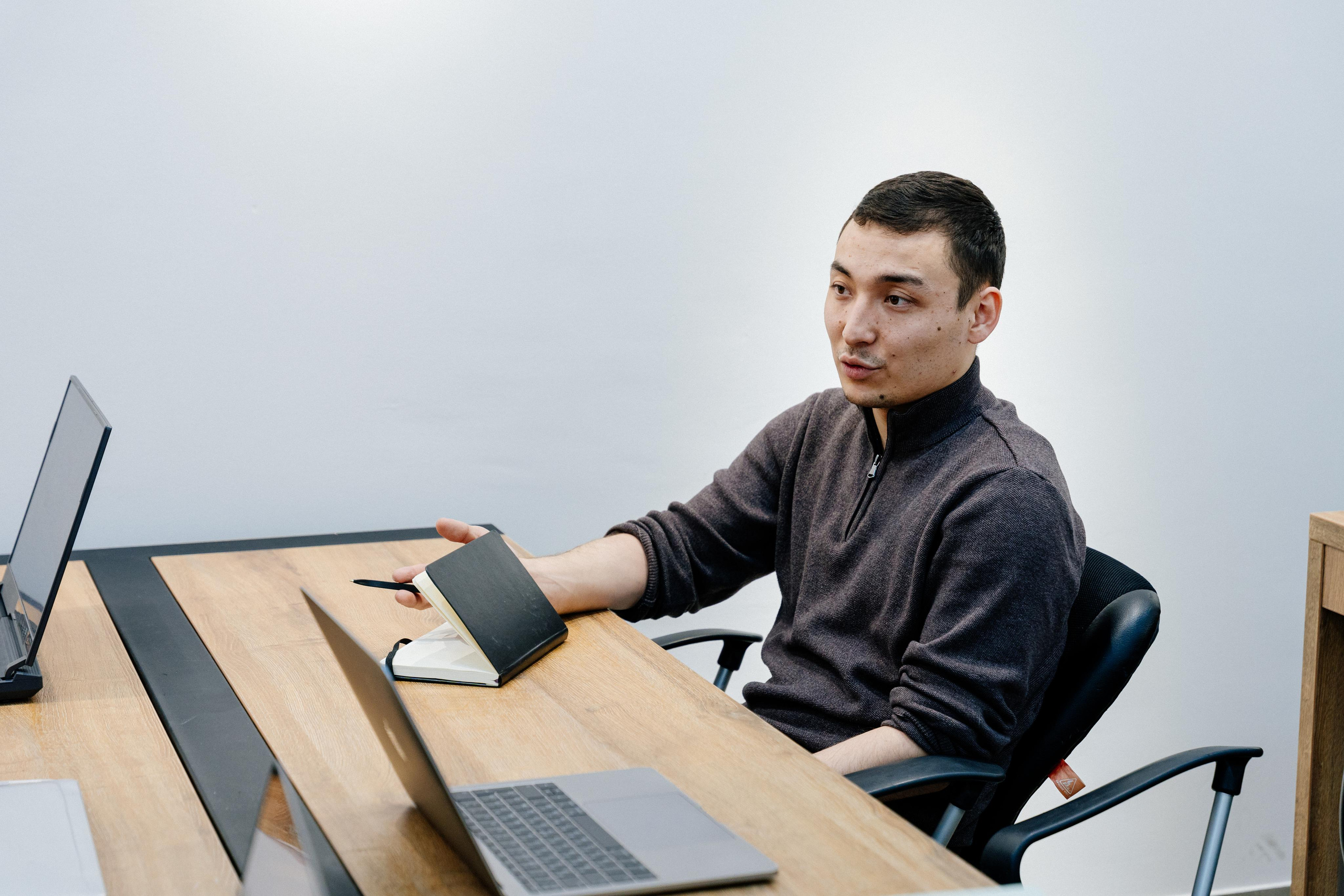 Стартапы в IT. Репортажный фотограф в Астане — Диана Калтаева, портретный фотограф