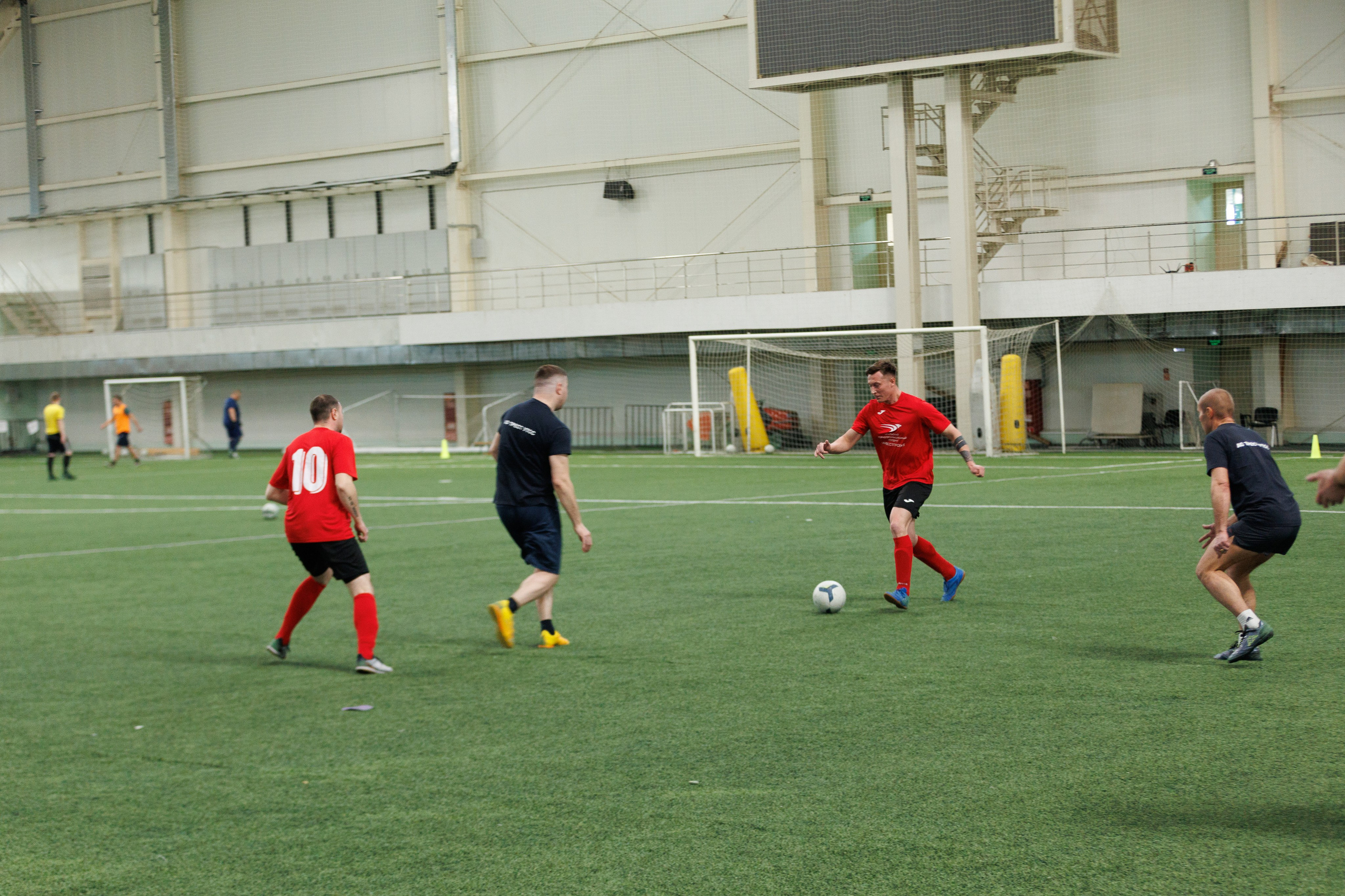 Фотограф на корпоративный футбольный турнир. Контент для бизнеса в Екатеринбурге Полдень Медиа