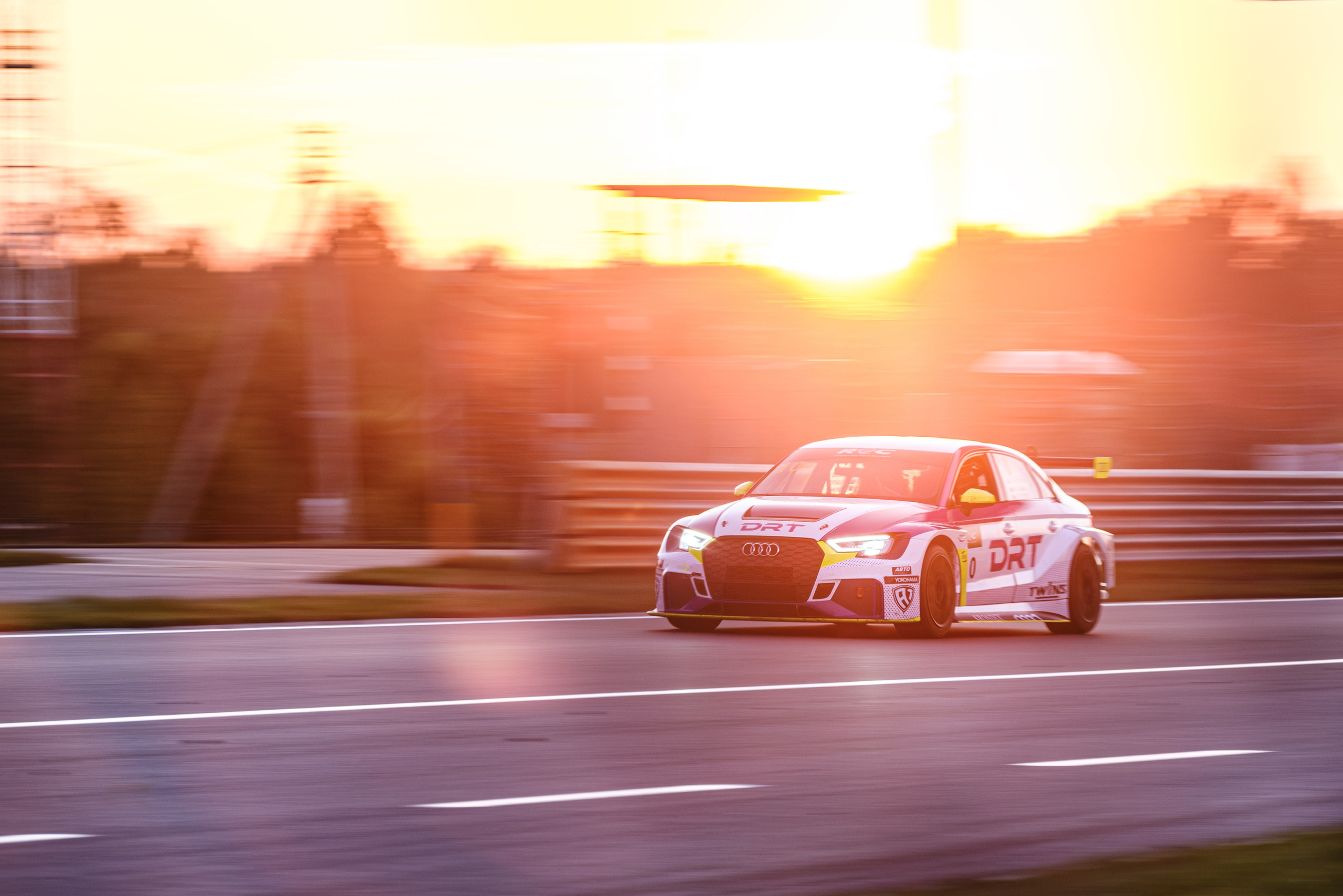 Российская серия гонок на выносливость. Авто и мотоспорт — фотограф Антон Медведев iCoguar