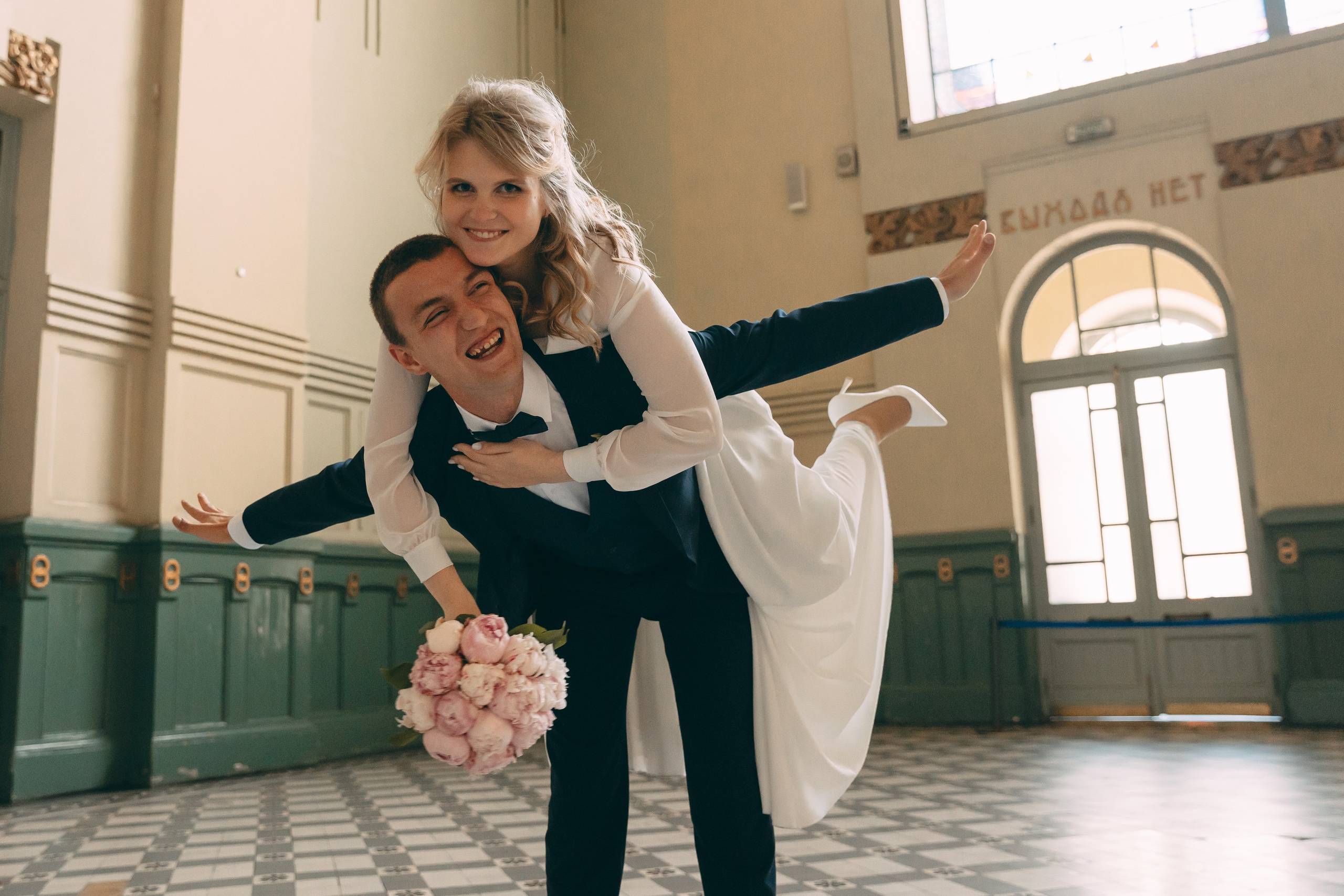 Надя и Валера, ЗАГС Доблести и Витебский вокзал. Семейный фотограф в Санкт-Петербурге Алиса Мохова