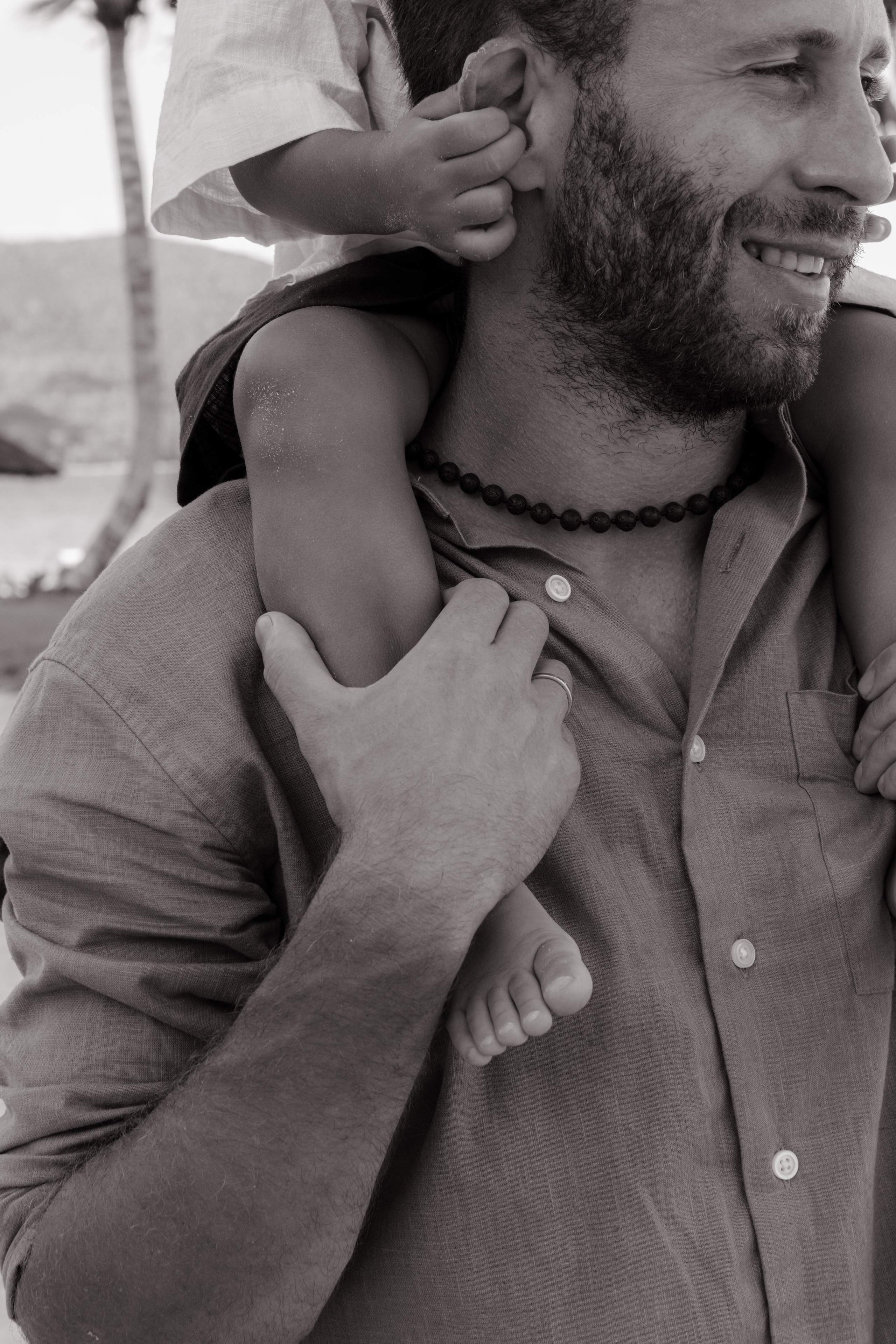 Mother and daughters. Portrait photographer Nha Trang | Julia Meshanina