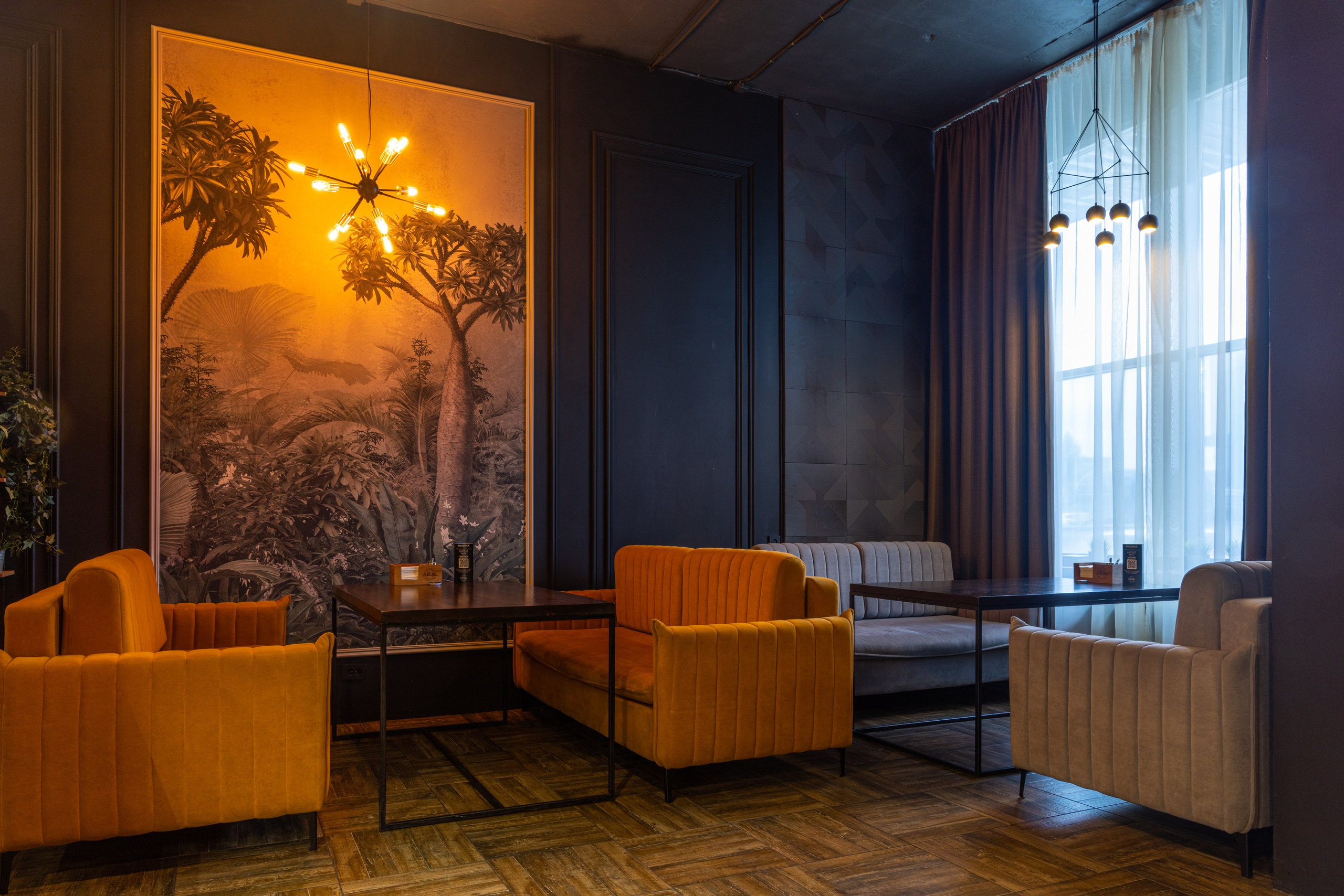 Интерьерная съемка коммерческих локаций. Фотосъемка для вашего бизнеса в Челябинске