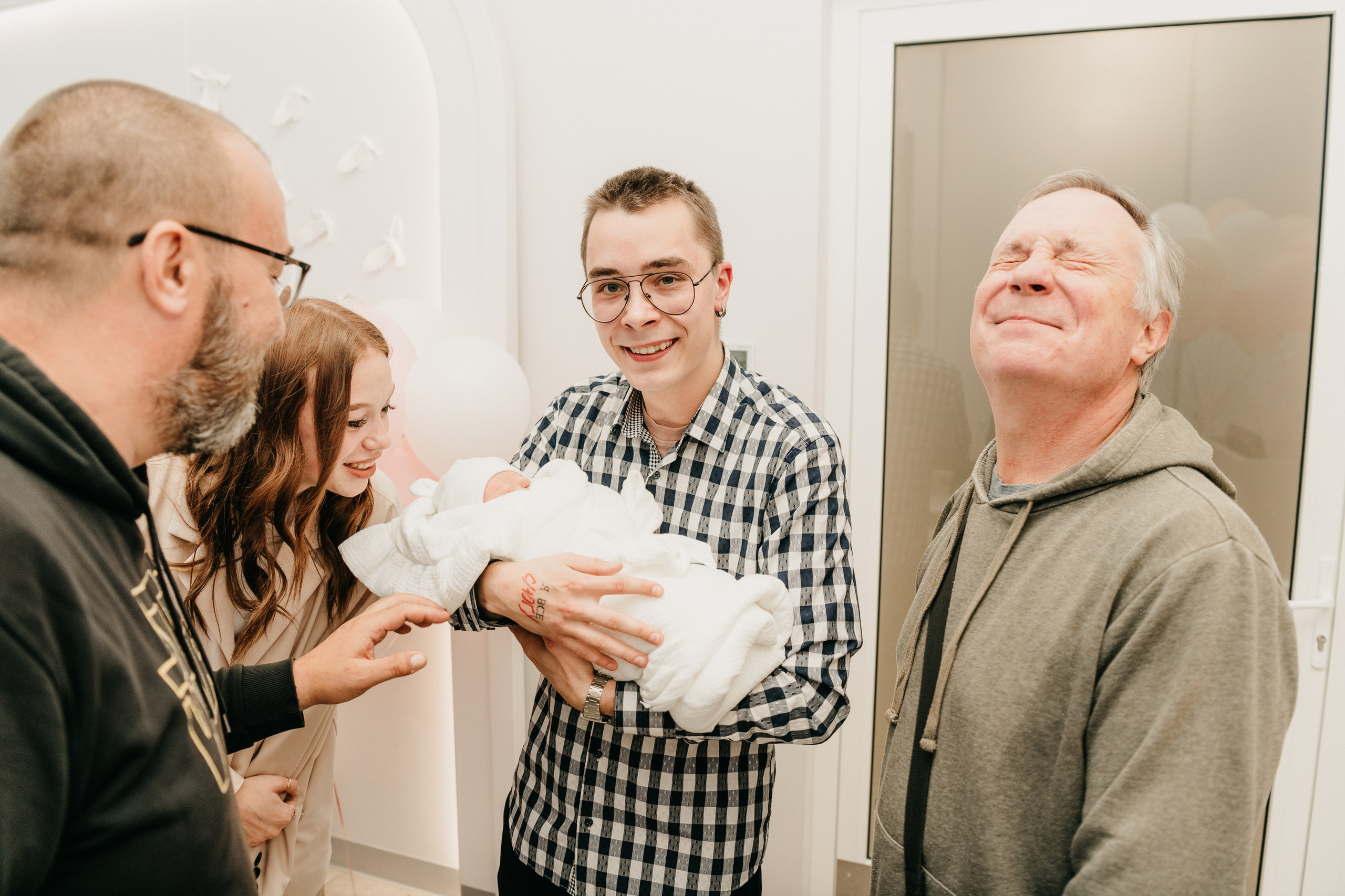 Выписка Юноны. Фотограф на выписку из роддома в Москве и МО