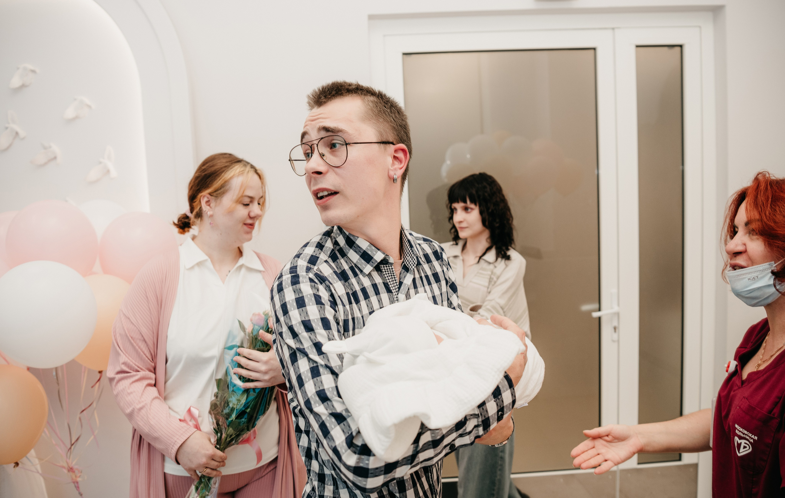 Выписка Юноны. Фотограф на выписку из роддома в Москве и МО