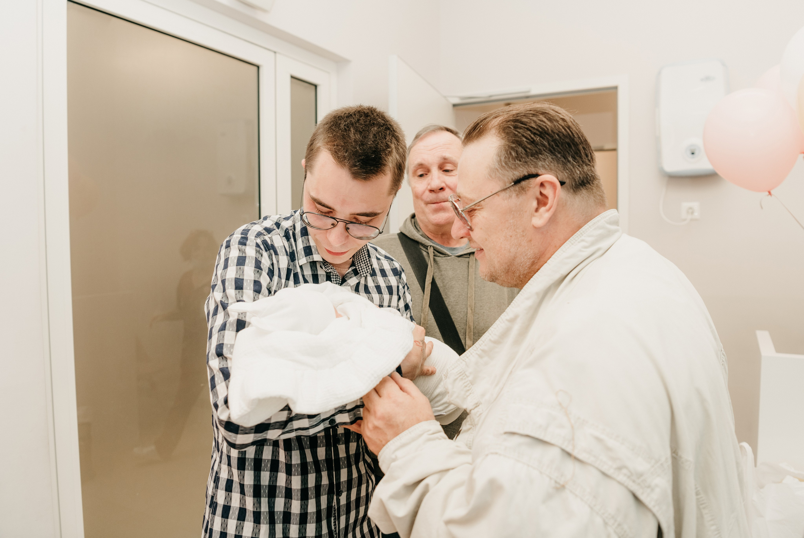 Выписка Юноны. Фотограф на выписку из роддома в Москве и МО