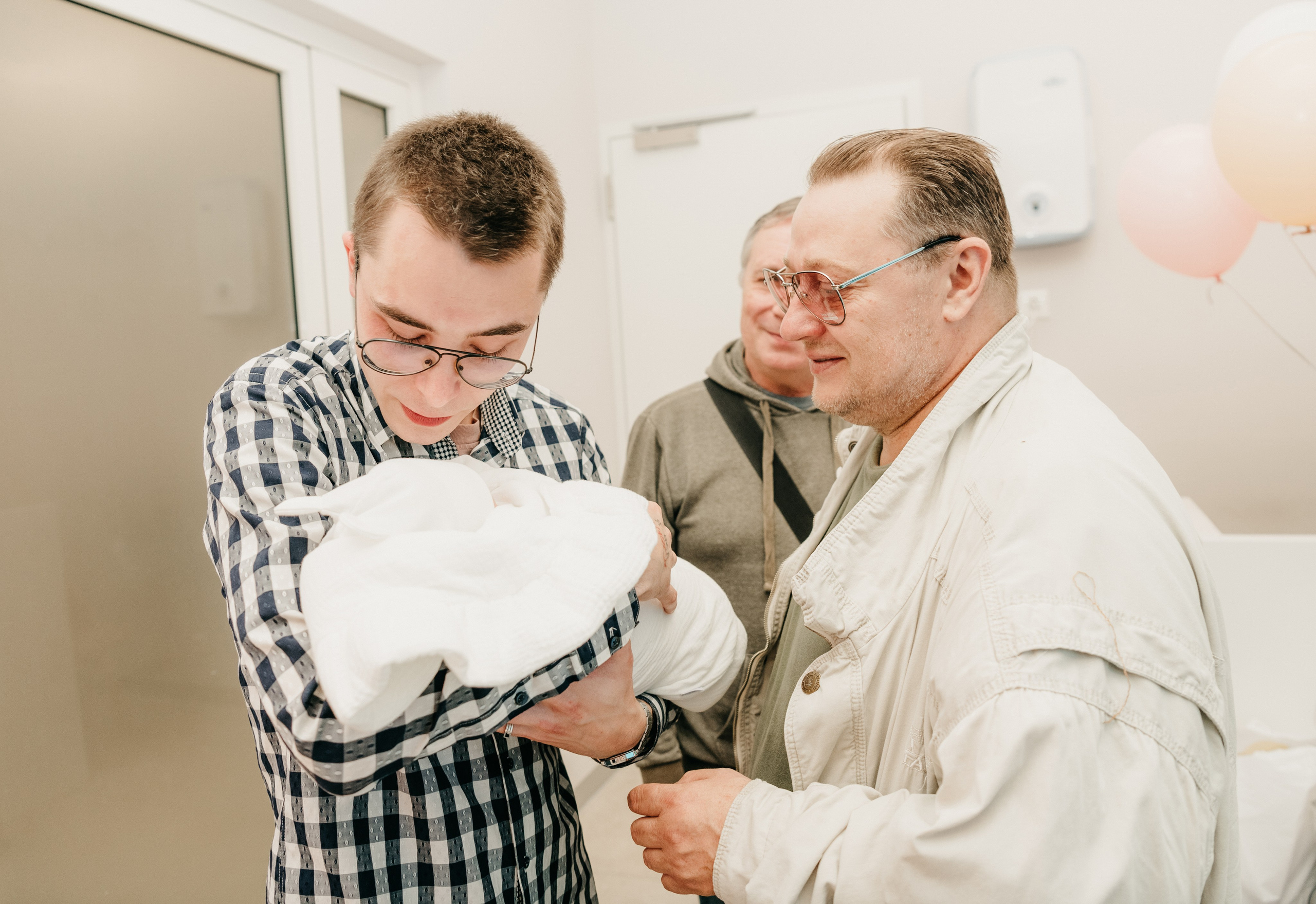 Выписка Юноны. Фотограф на выписку из роддома в Москве и МО