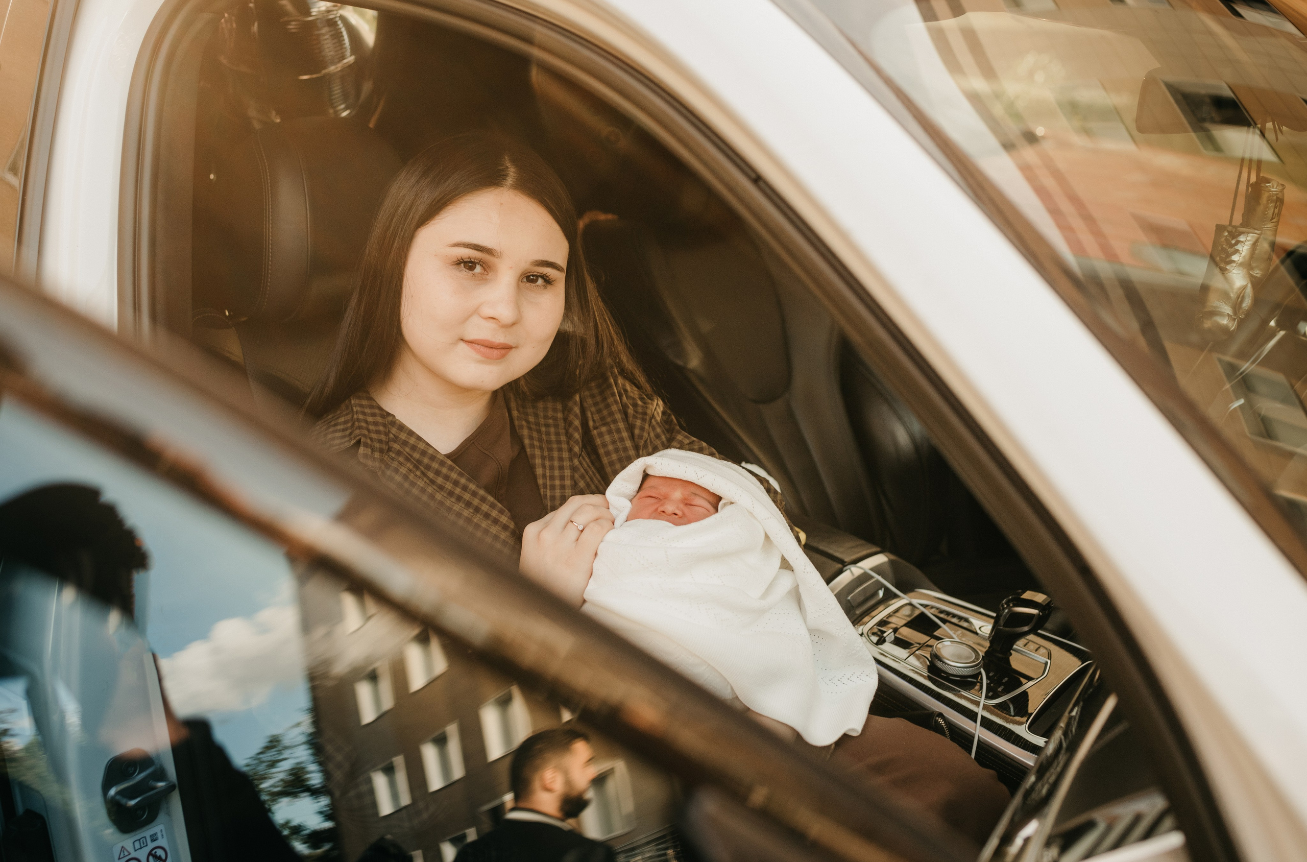 ВЫПИСКА АСМИРЫ. КРАСНОГОРСКИЙ РОДДОМ. Фотограф на выписку из роддома в Москве и МО