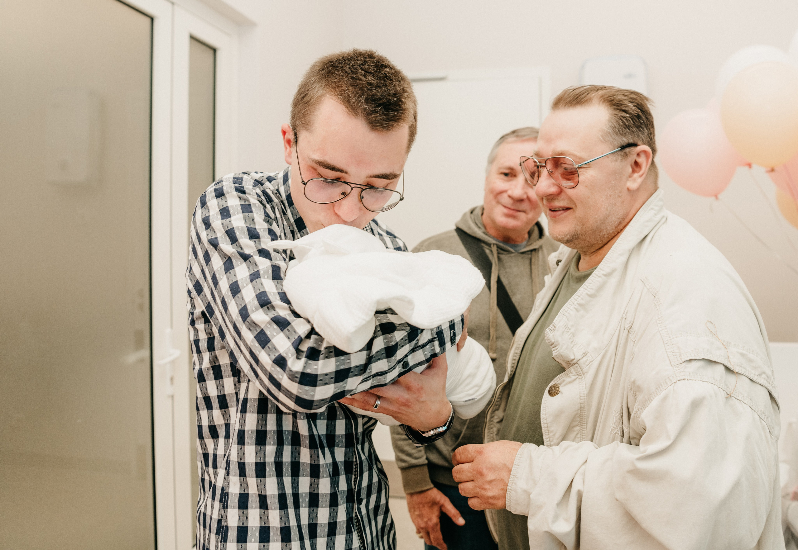Выписка Юноны. Фотограф на выписку из роддома в Москве и МО