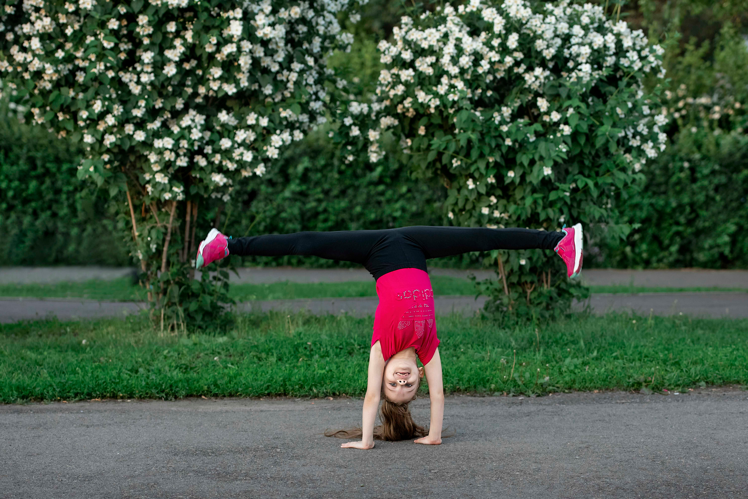 Прогулка у Арены. Выпускные альбомы. Детский, школьный фотограф Наумова Марина Воронеж