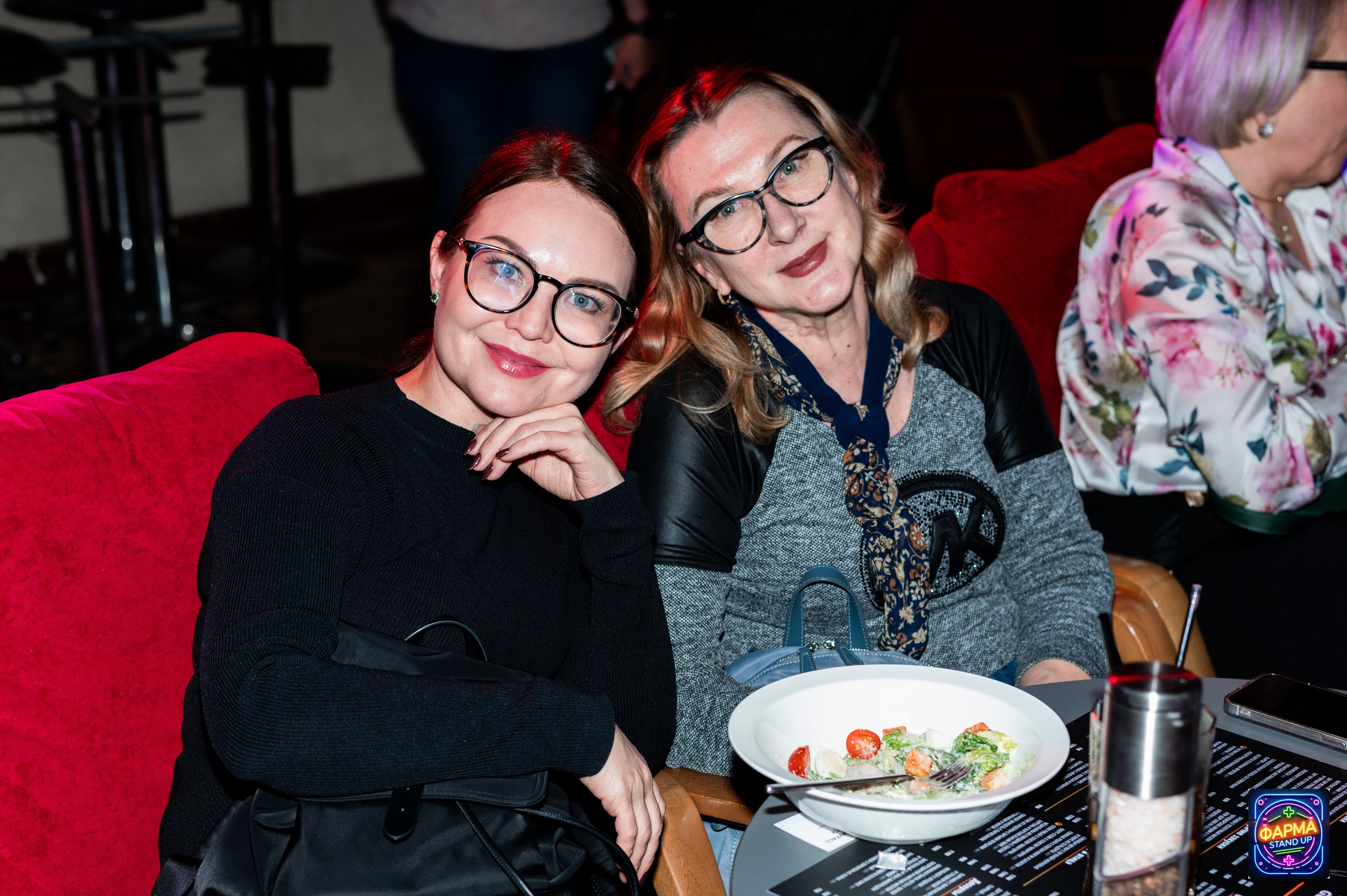 StandUp в GlavStandup Hall. Алена Братчук репортажный фотограф