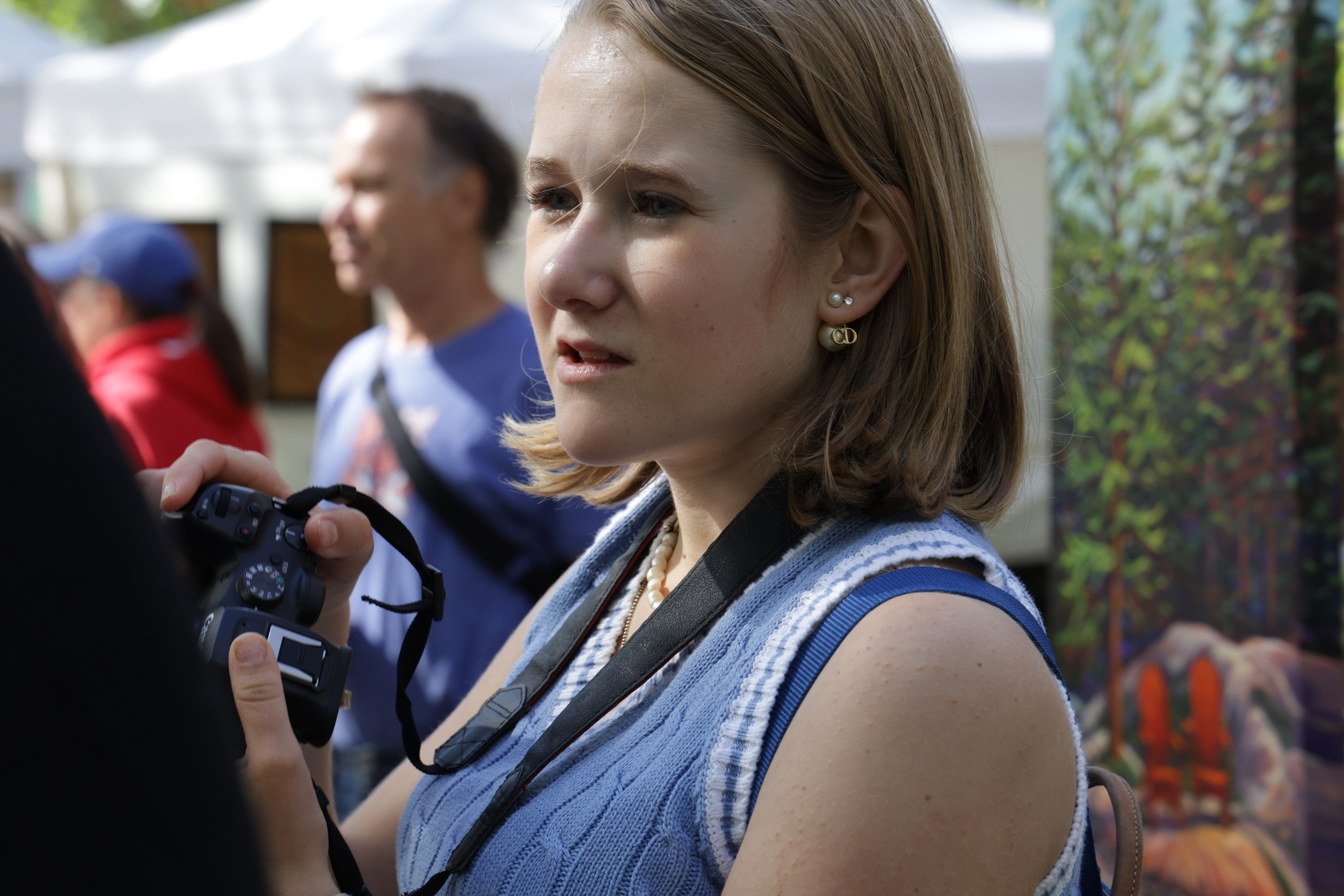 Queen St West Art Crawl. Portrait photographer based in Toronto — Blinova Mariia