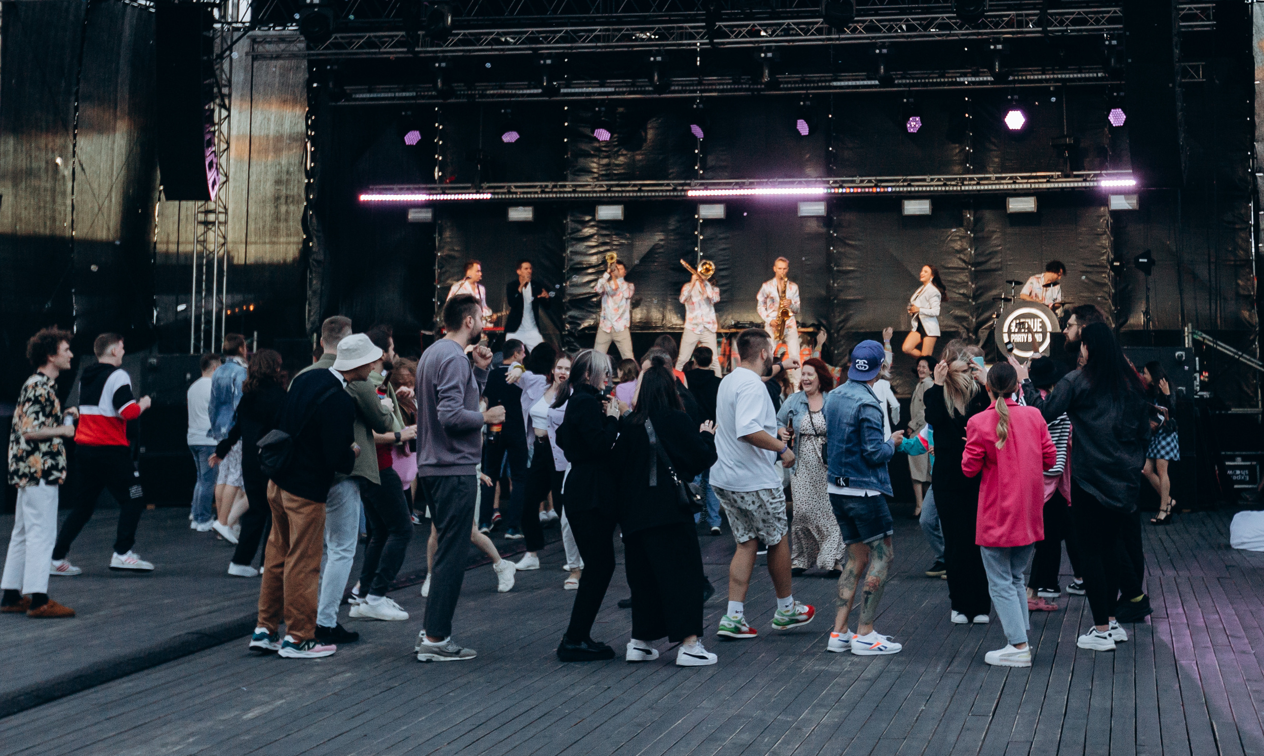 Корпоратив в ROOF PLACE. Фотограф Виктория Дунаевская в Санкт Петербурге