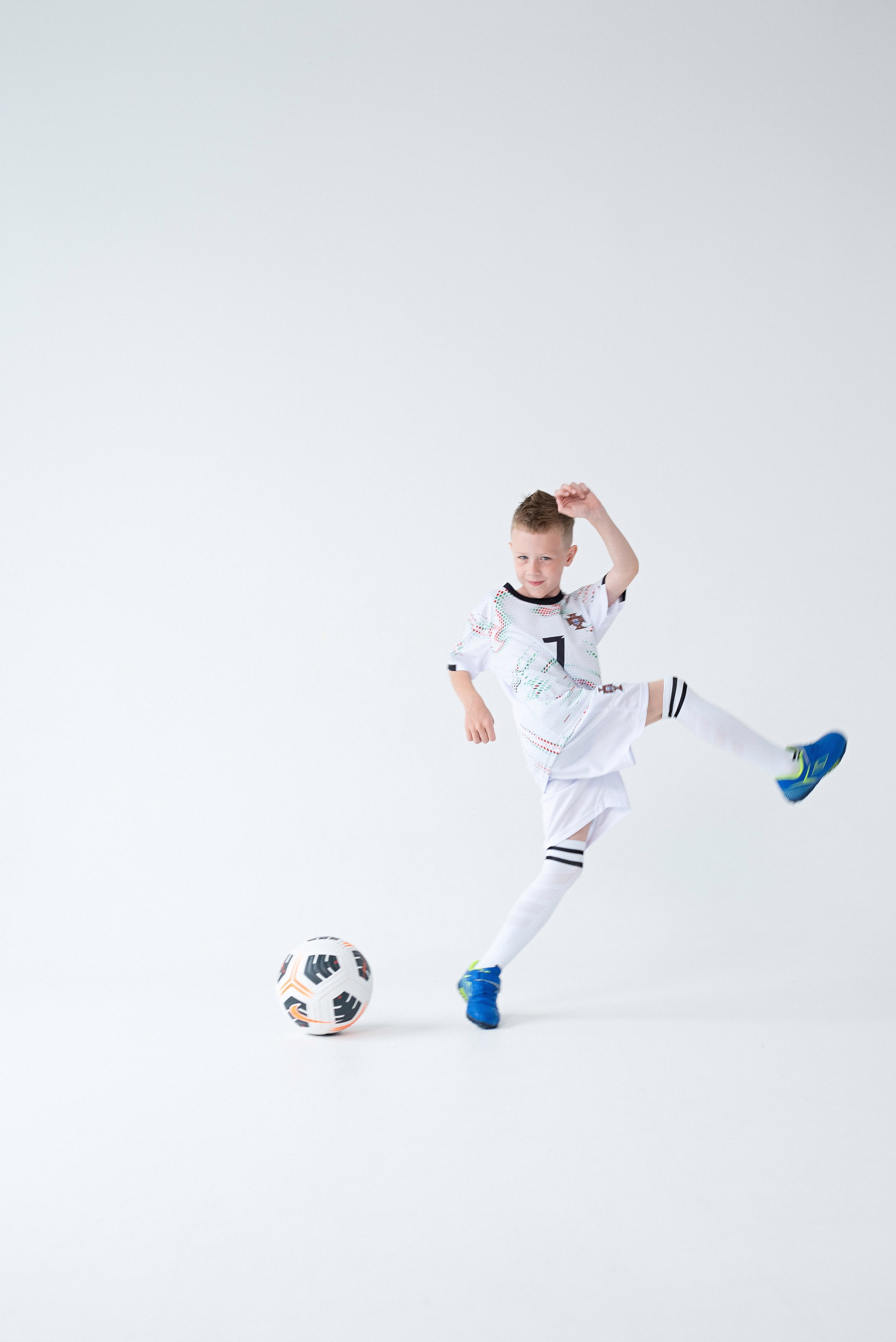 Авторские детские портреты для дипломированных детских садов и образовательных учреждений г. Сургут и Нефтеюганск.