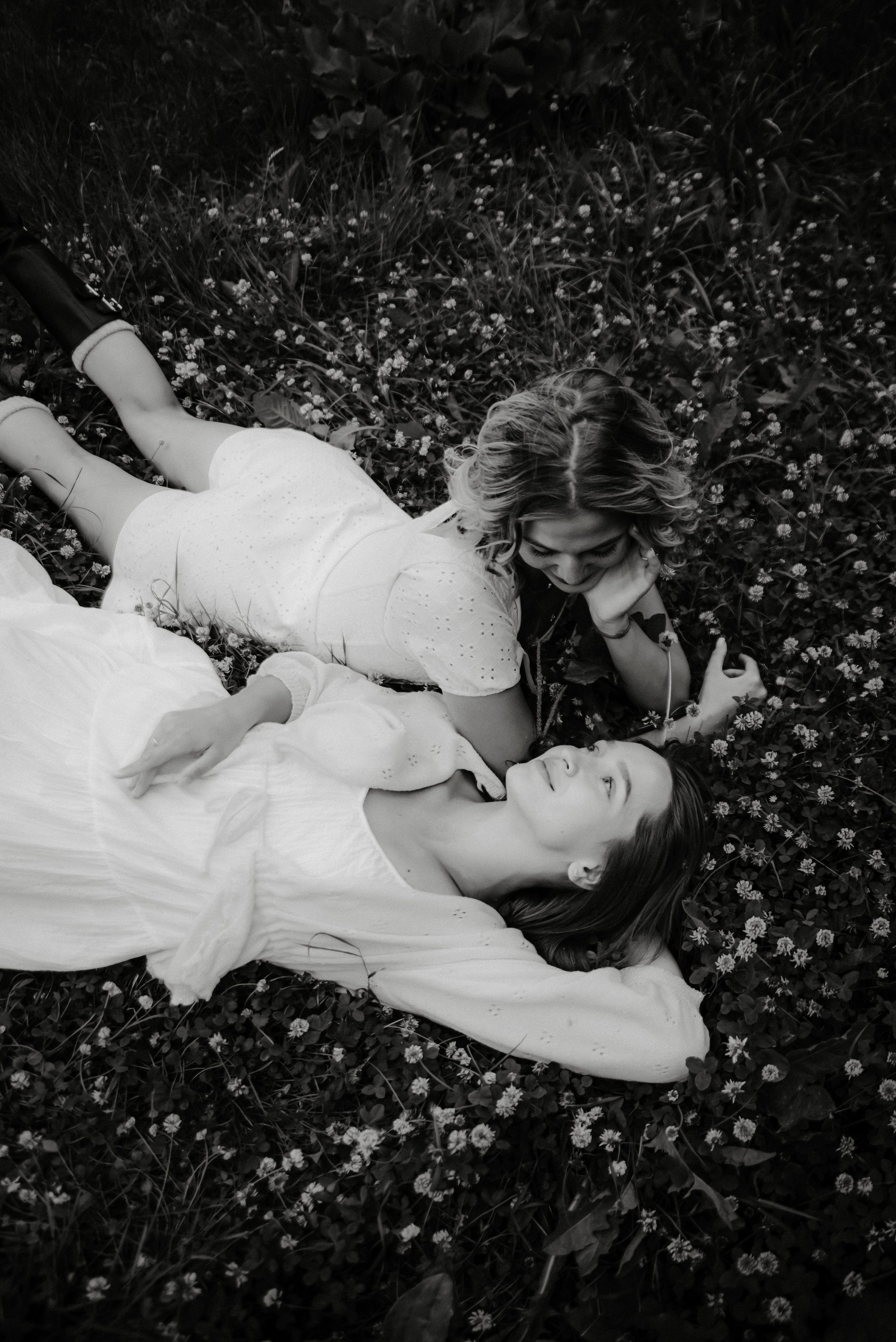 Алена и Даша