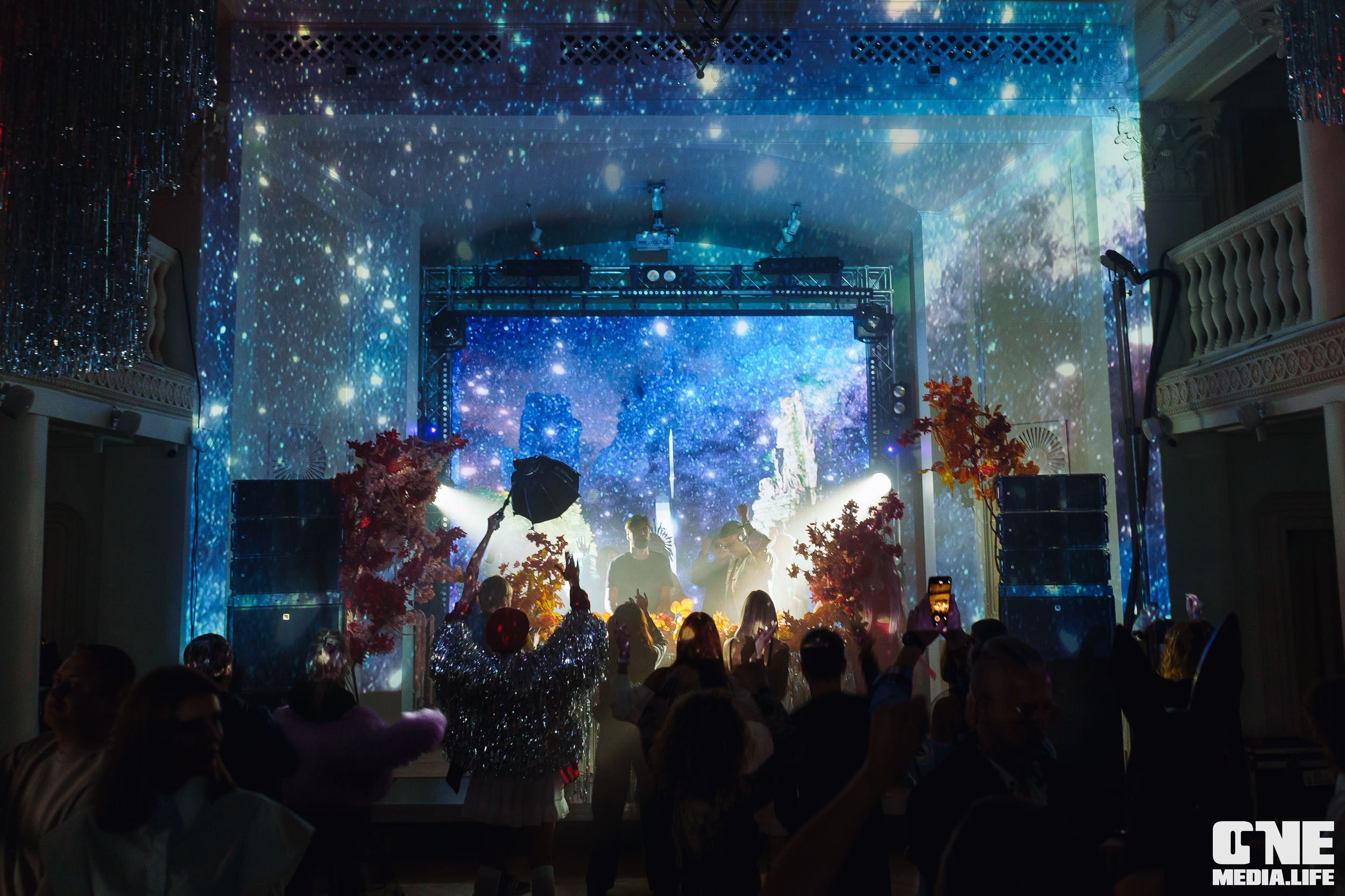 Фоторепортаж из клуба Universal. One Media Life: фоторепортажи, фотоотчеты с мероприятий и заведений