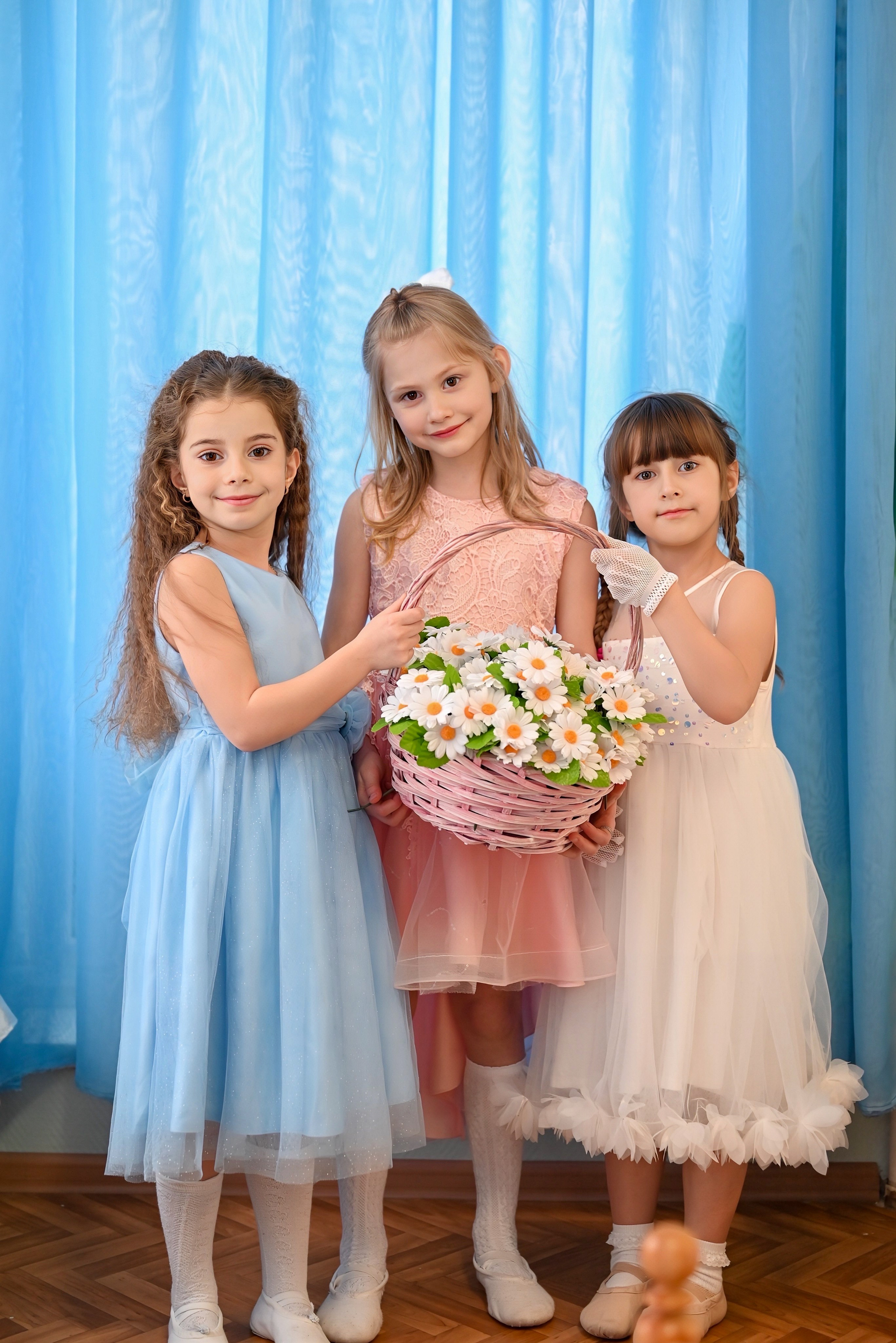 Праздник в группе Цветик семицветик. Семейный и детский фотограф Москва