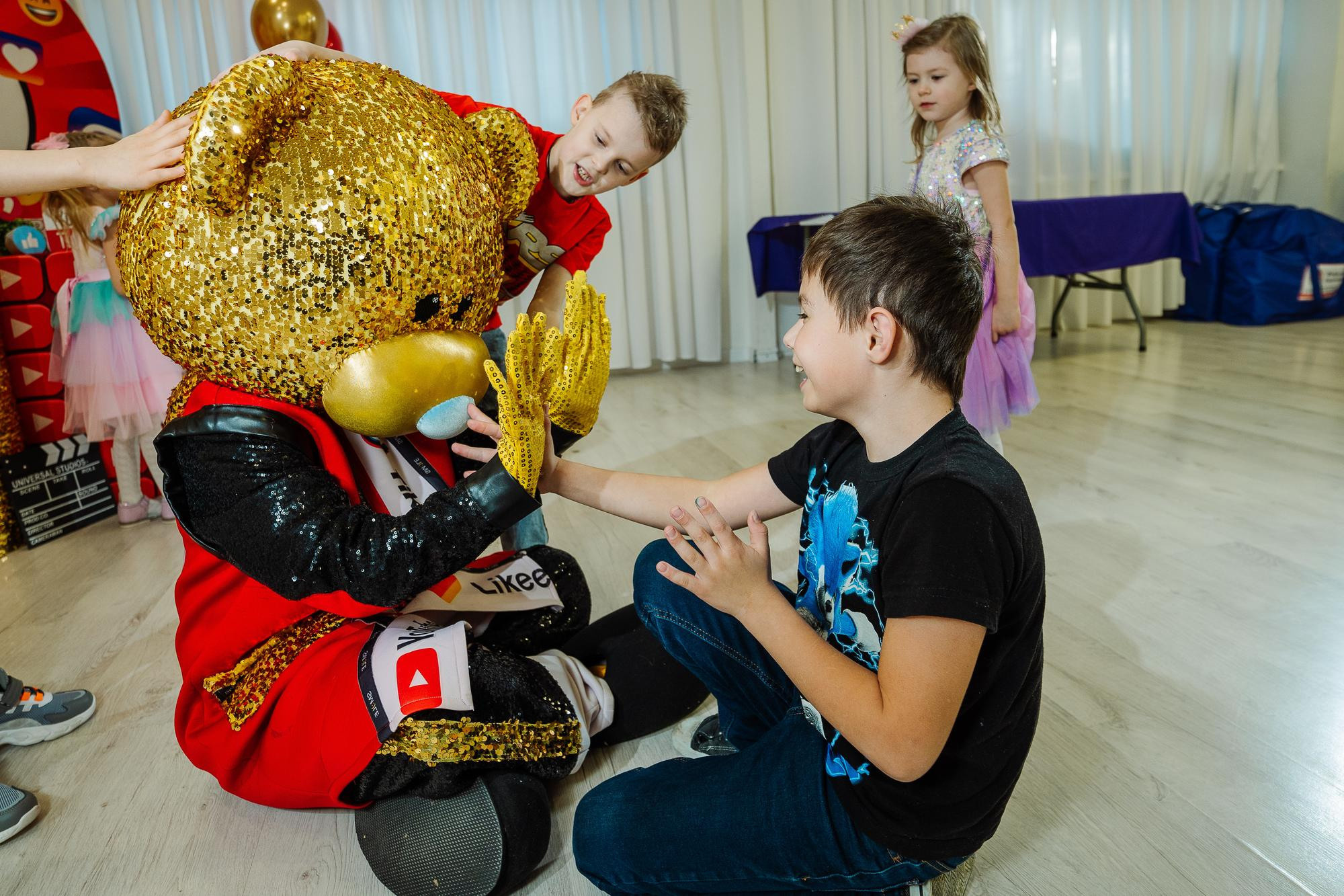 Фабрика карнавалa