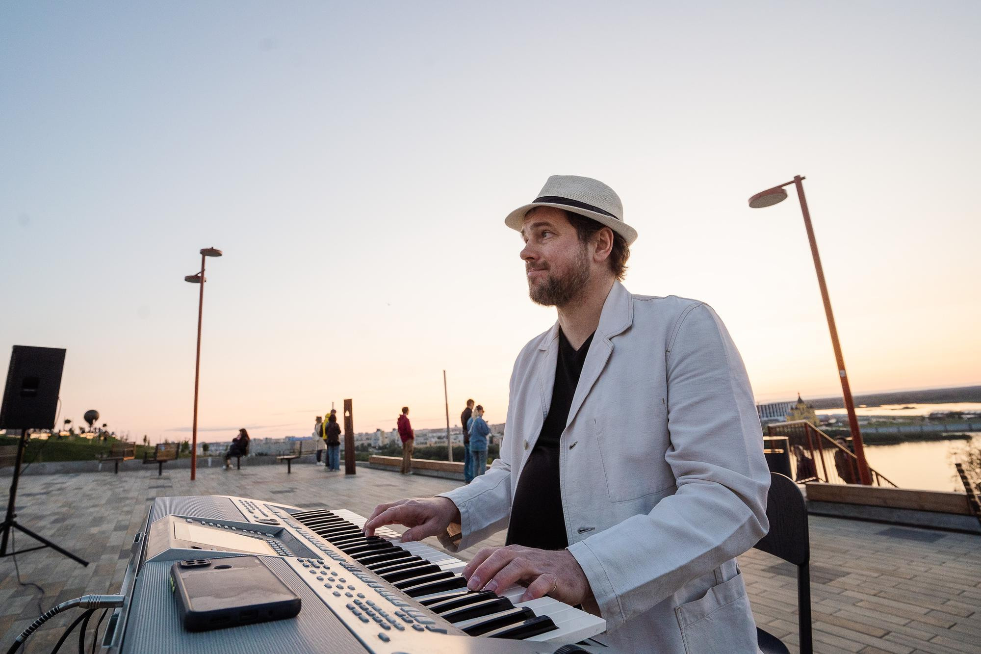 Соло на закате