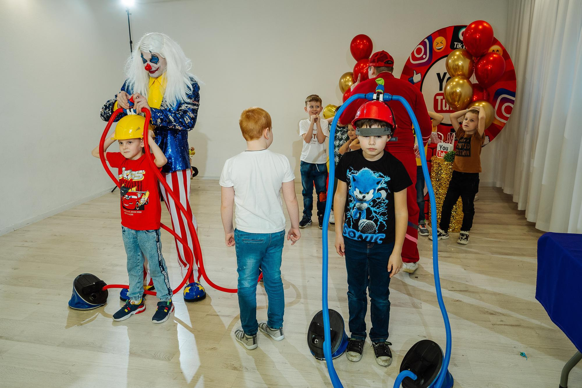 Фабрика карнавалa