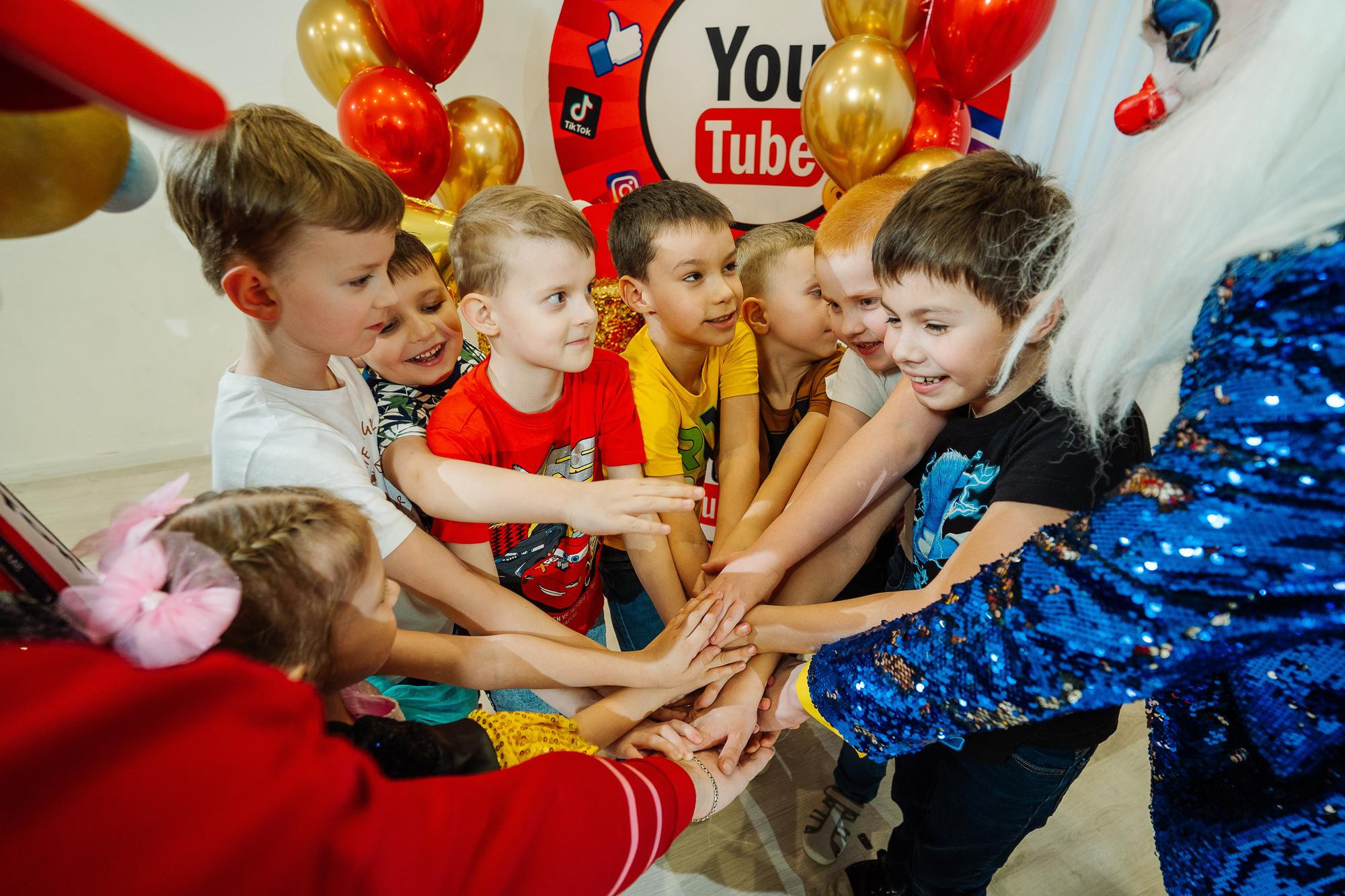 Фабрика карнавалa