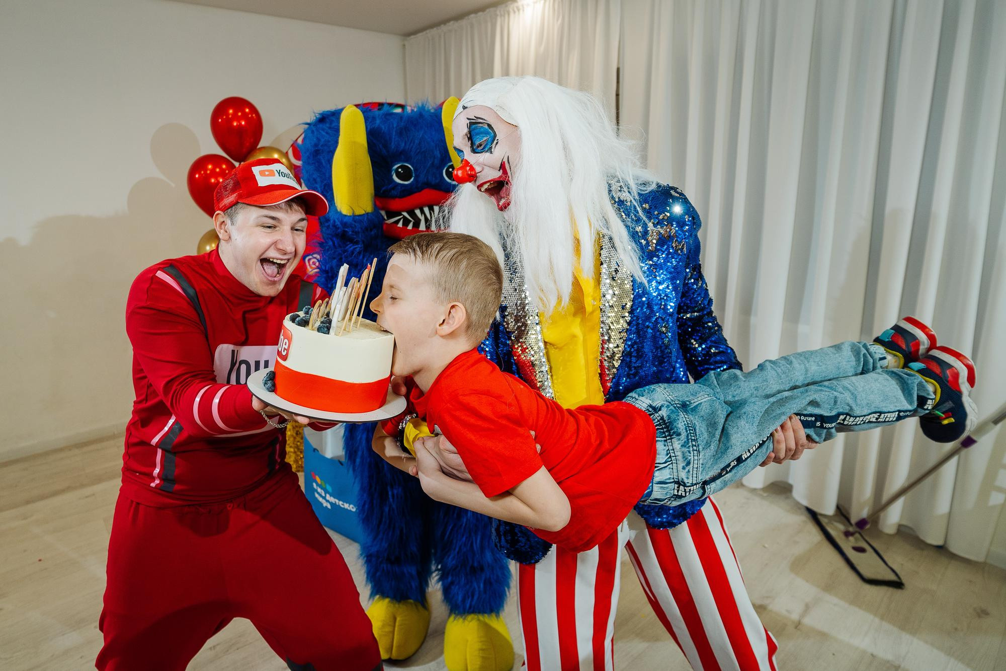 Фабрика карнавалa