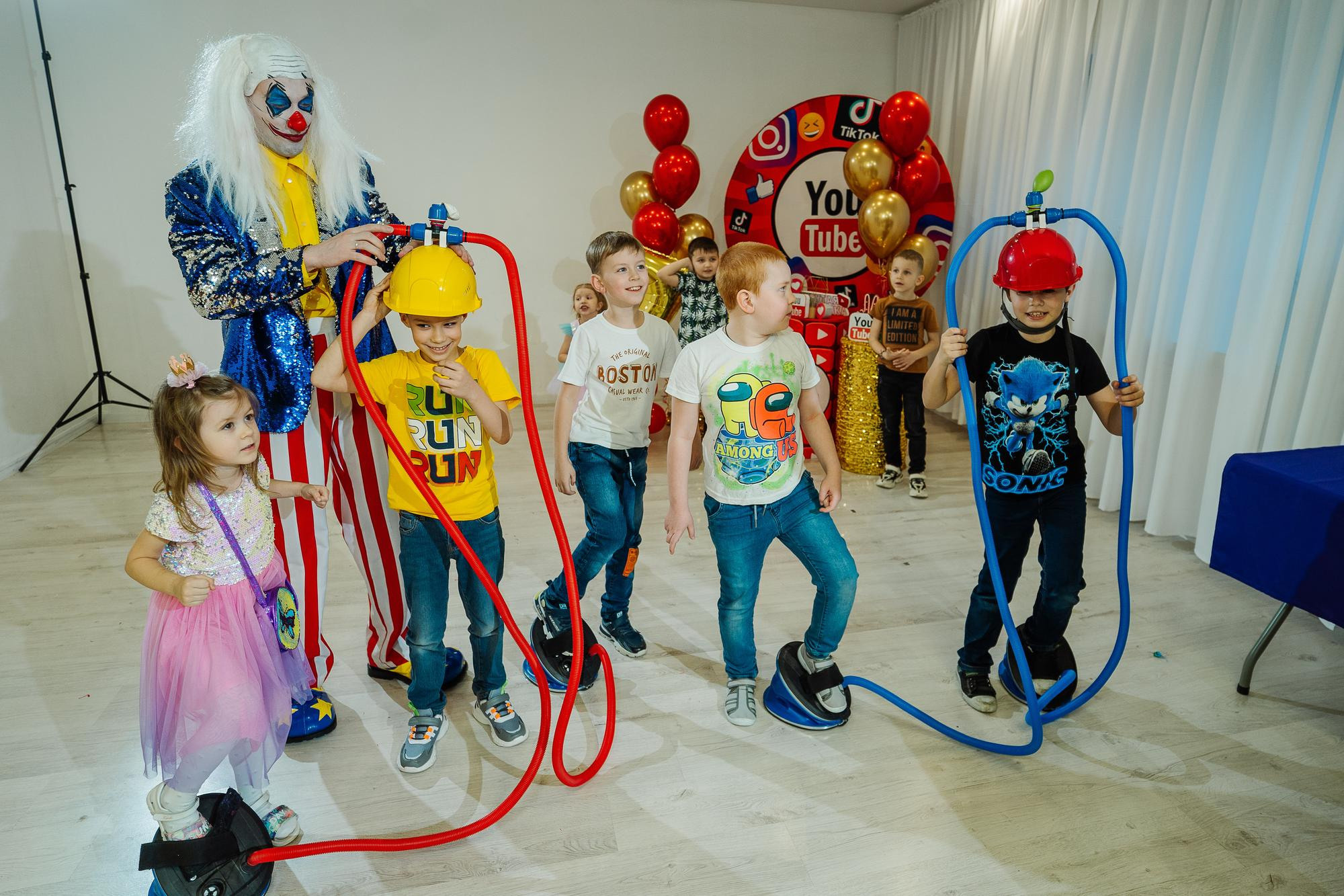 Фабрика карнавалa