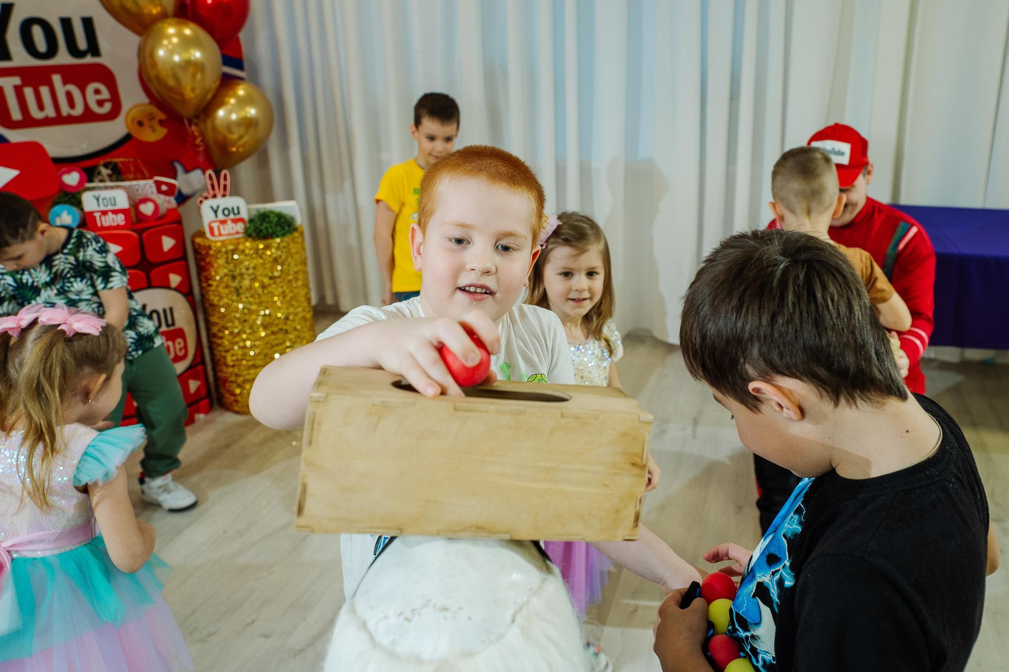 Фабрика карнавалa