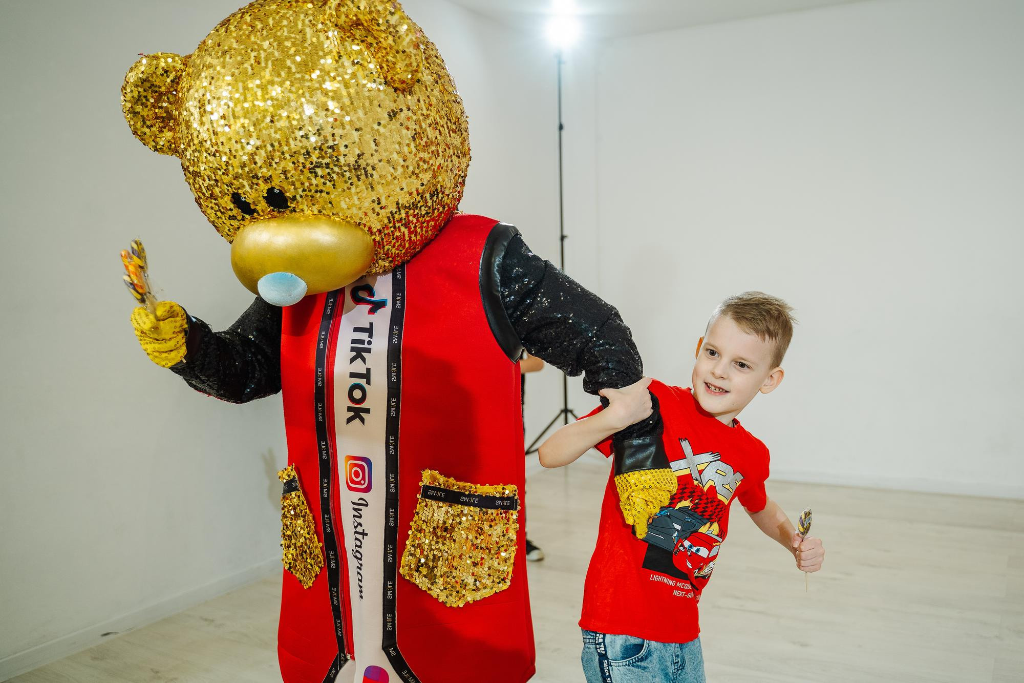 Фабрика карнавалa