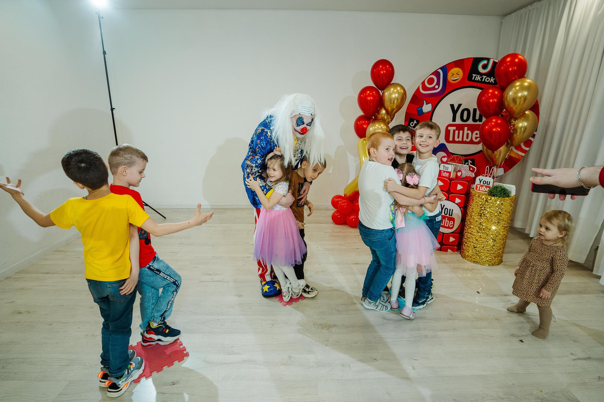 Фабрика карнавалa