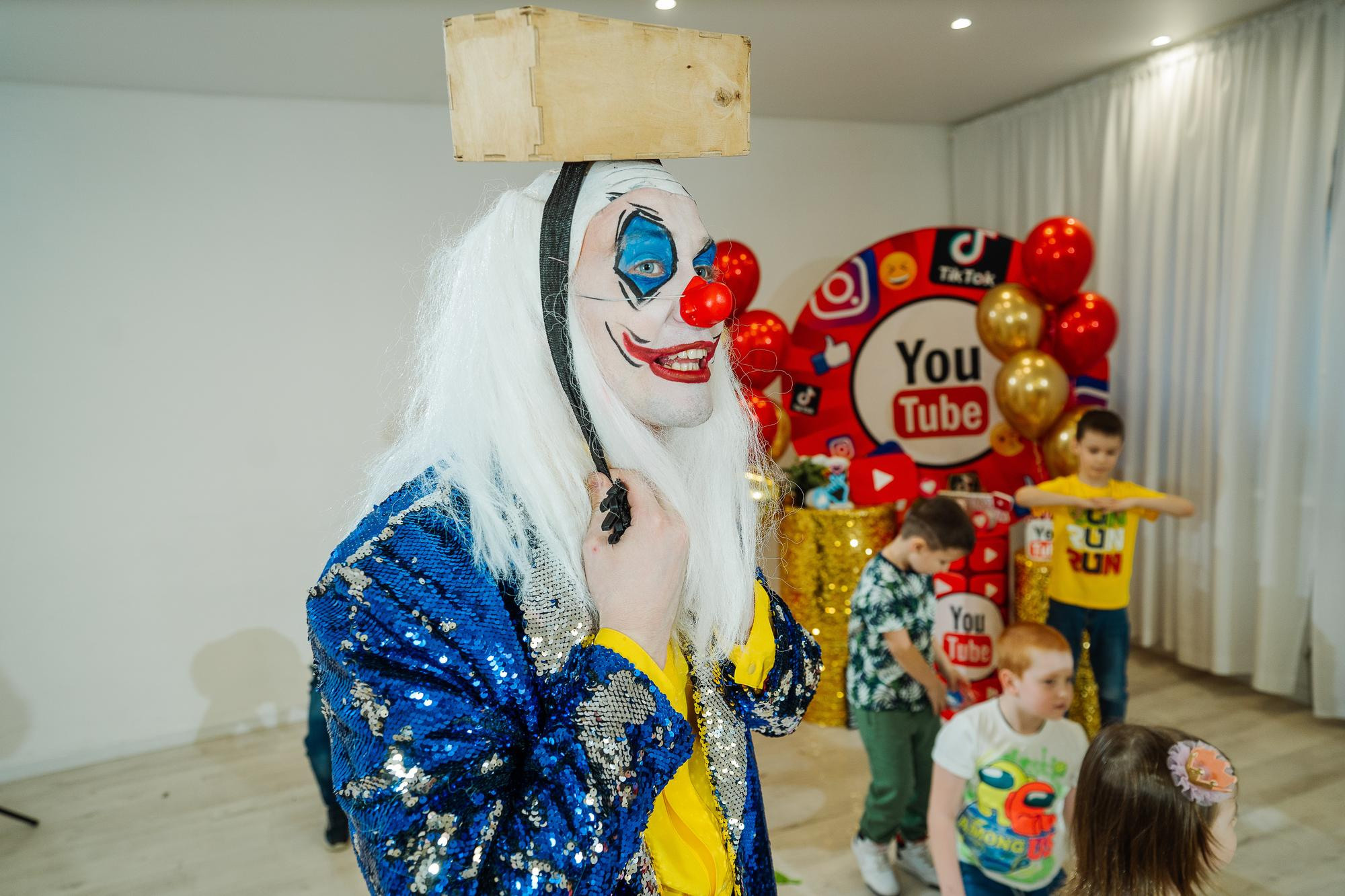 Фабрика карнавалa