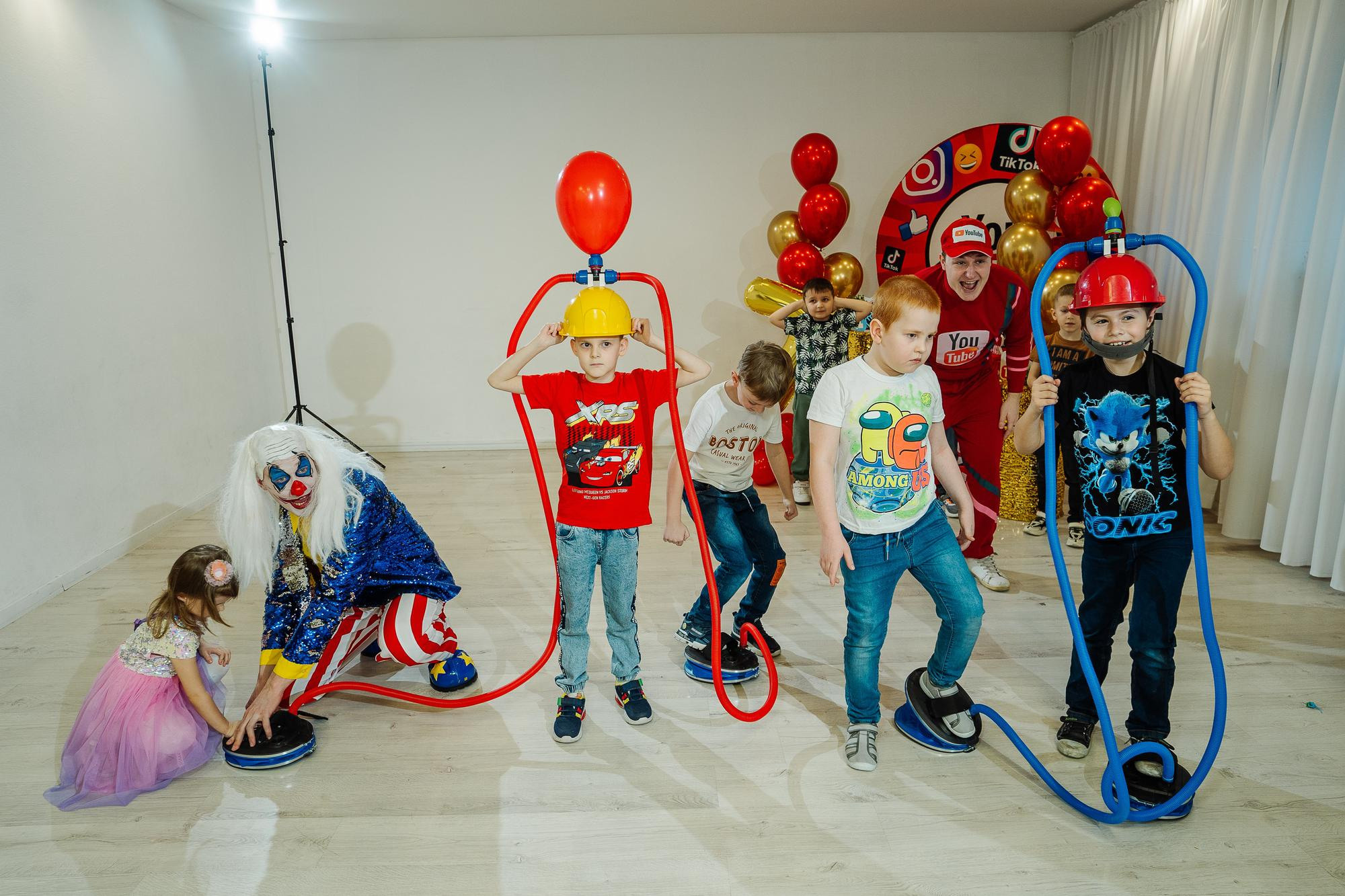 Фабрика карнавалa