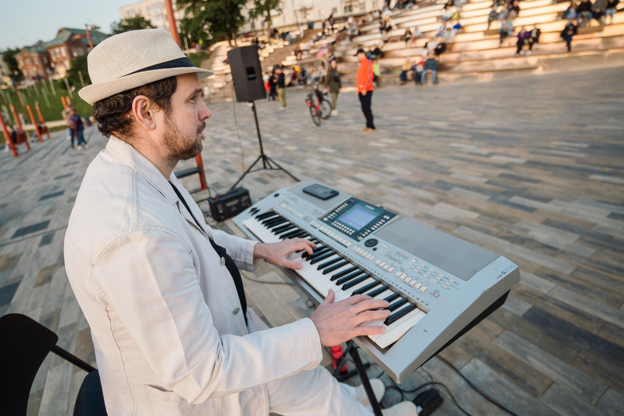 Соло на закате