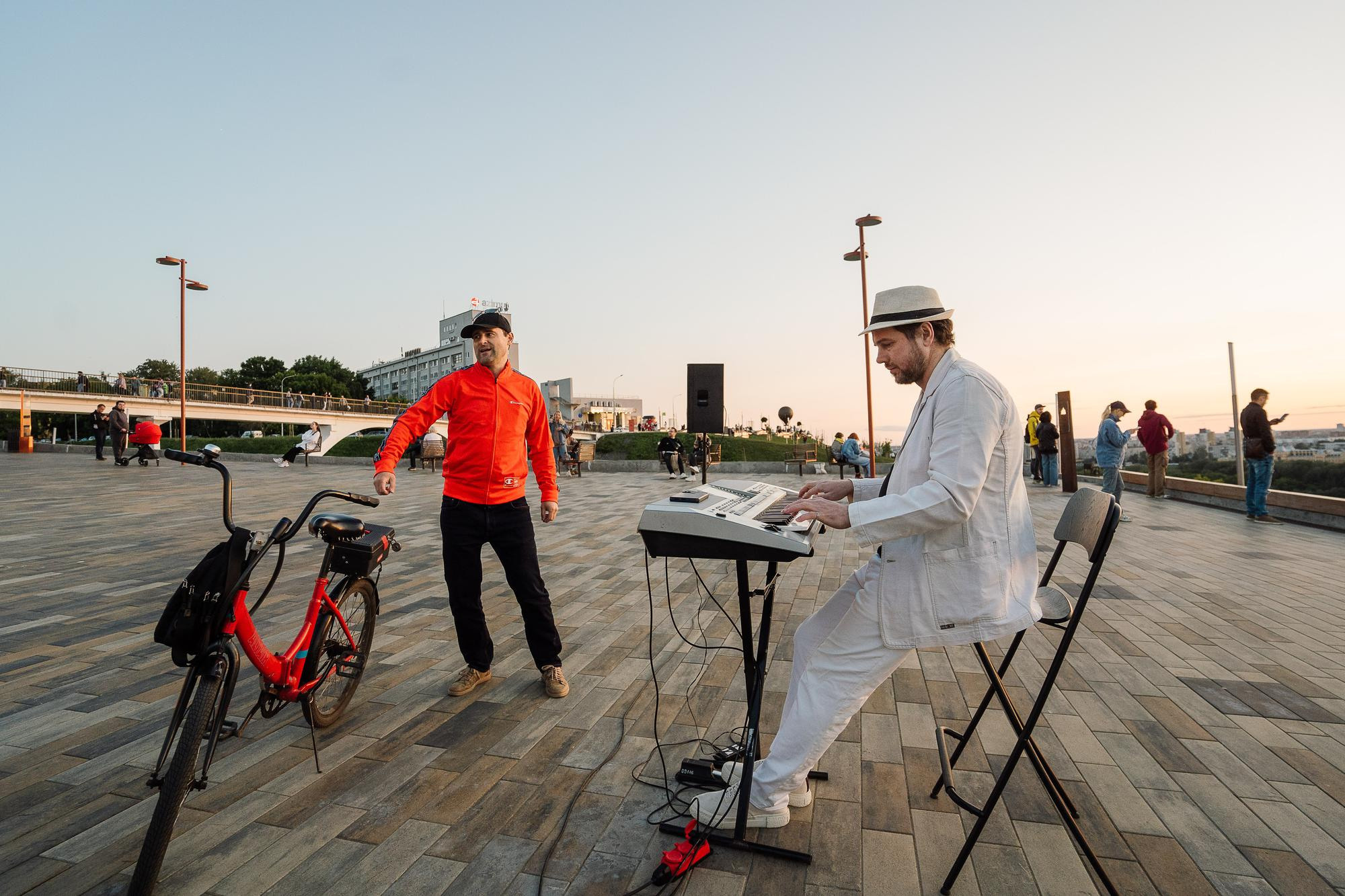 Соло на закате