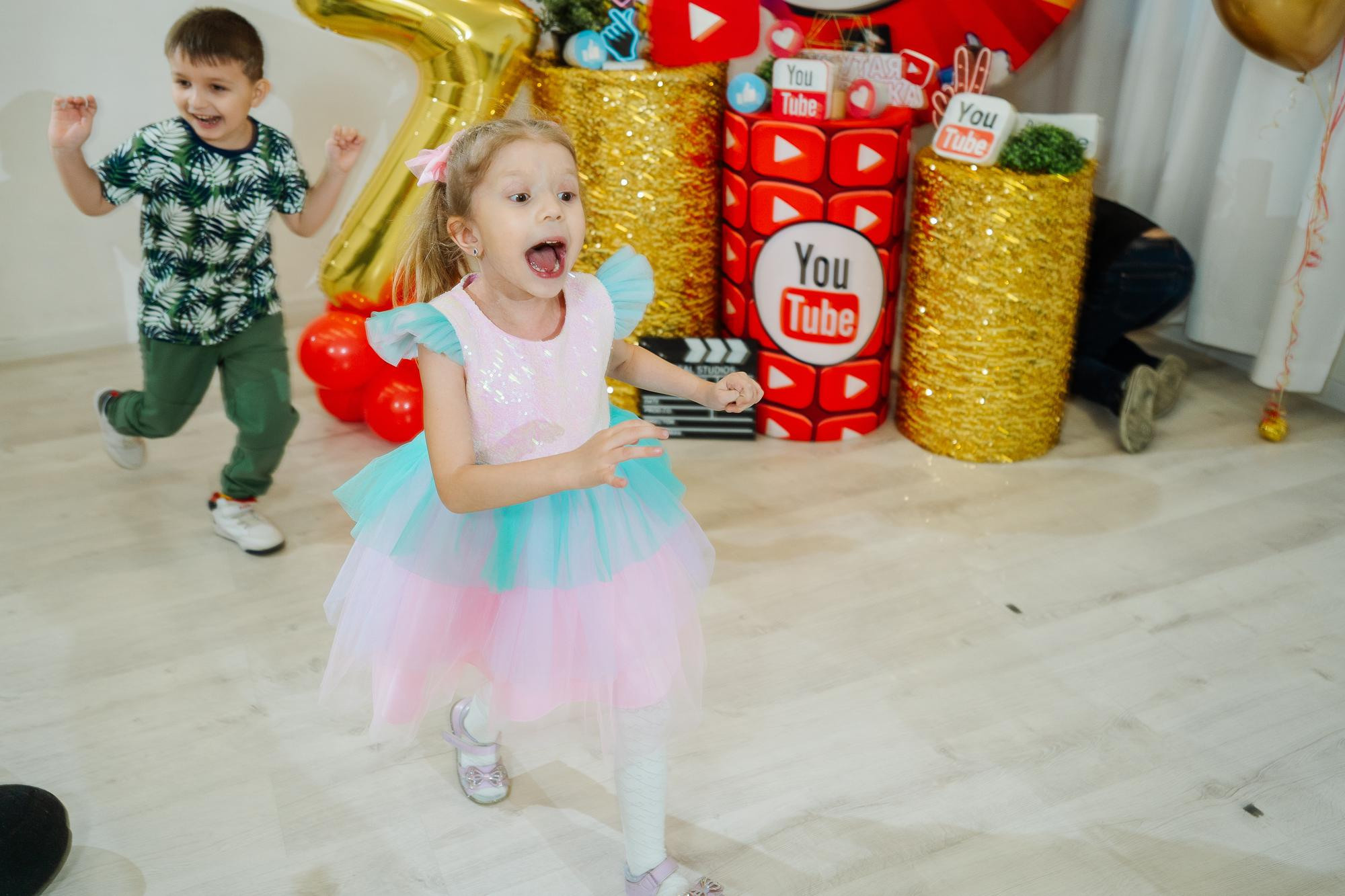 Фабрика карнавалa