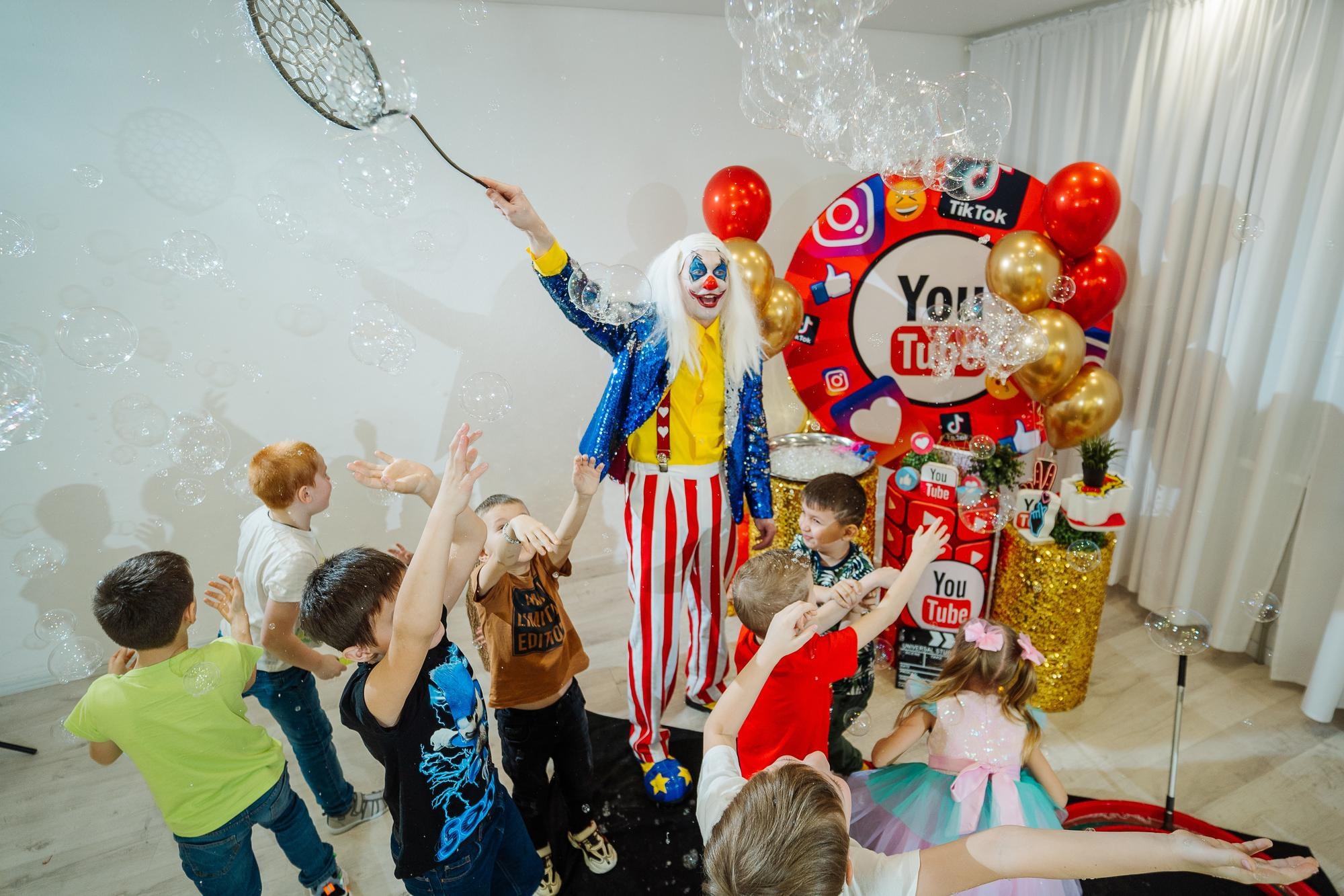 Фабрика карнавалa