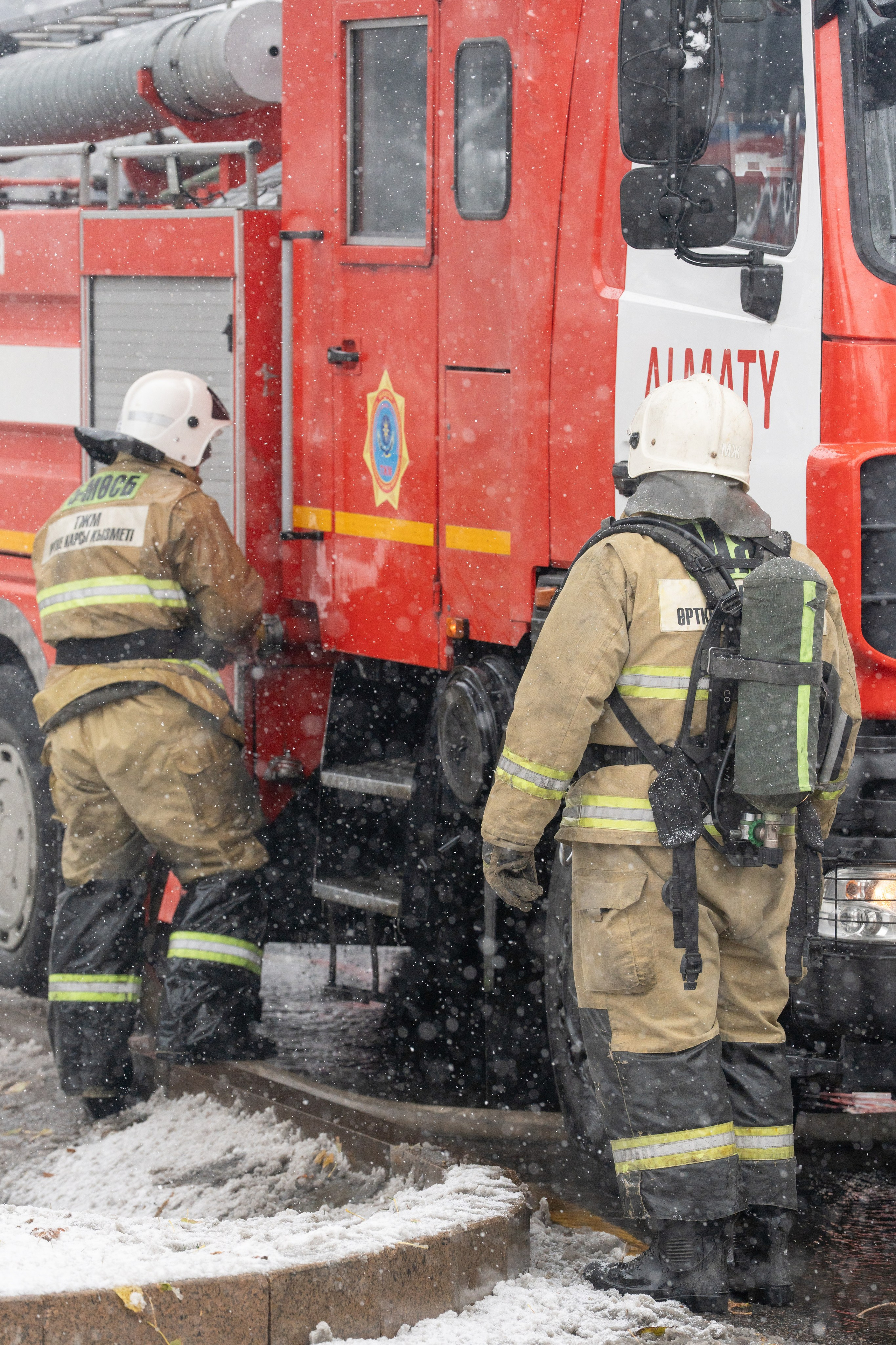 Тушение Пожара. Сайт Алматинского НЮ АРТ, будуар и фэшн фотографа Дениса Карпенко