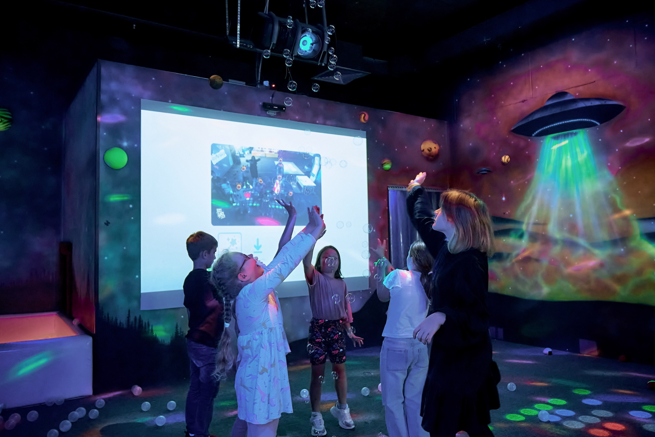 Футурамия. Фотограф в Екатеринбурге Наталия Нарышкина, бизнес контент, танец