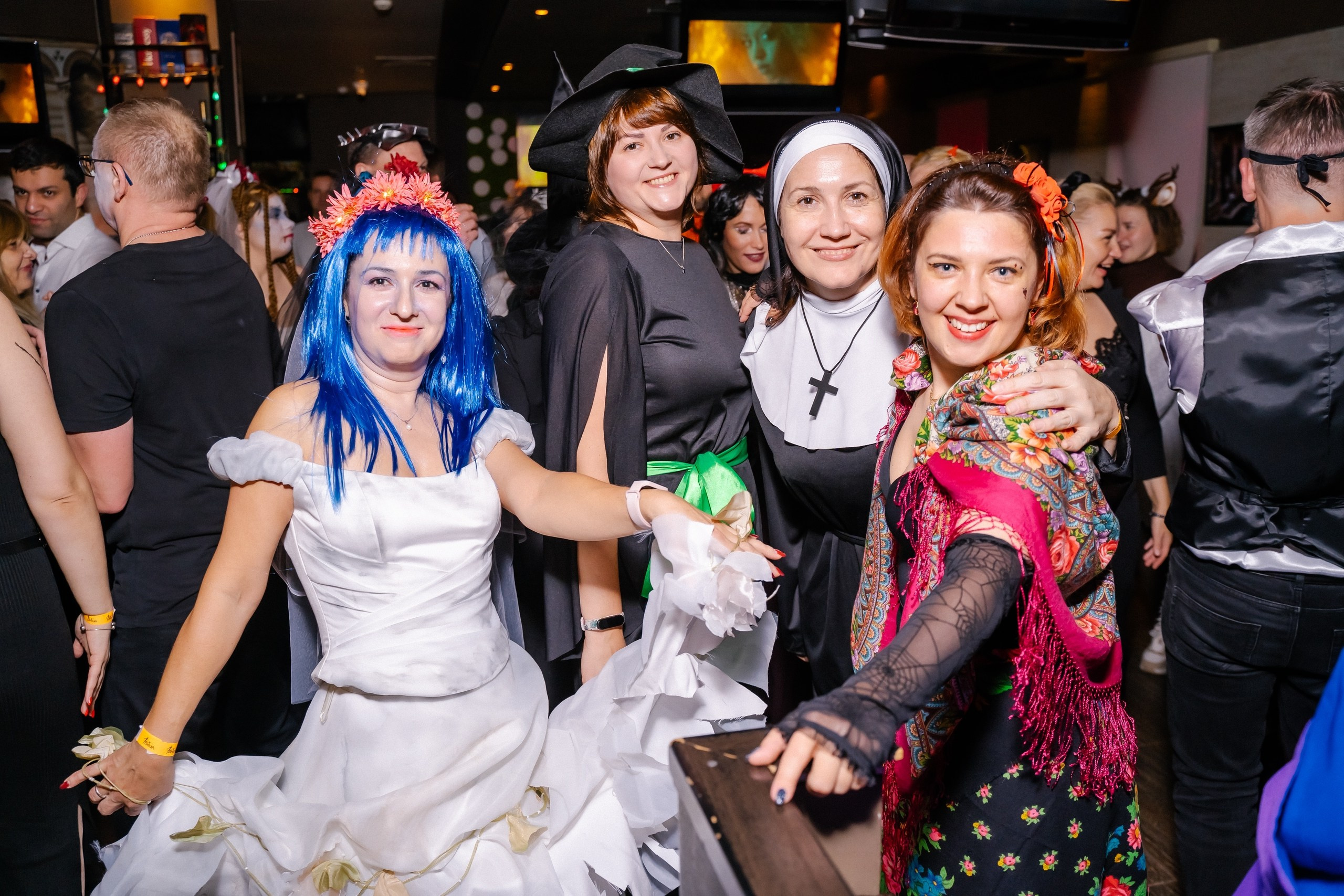 Зловещие попотрясы. Клубная вечеринка | 02.11.24. Галерея Фантим