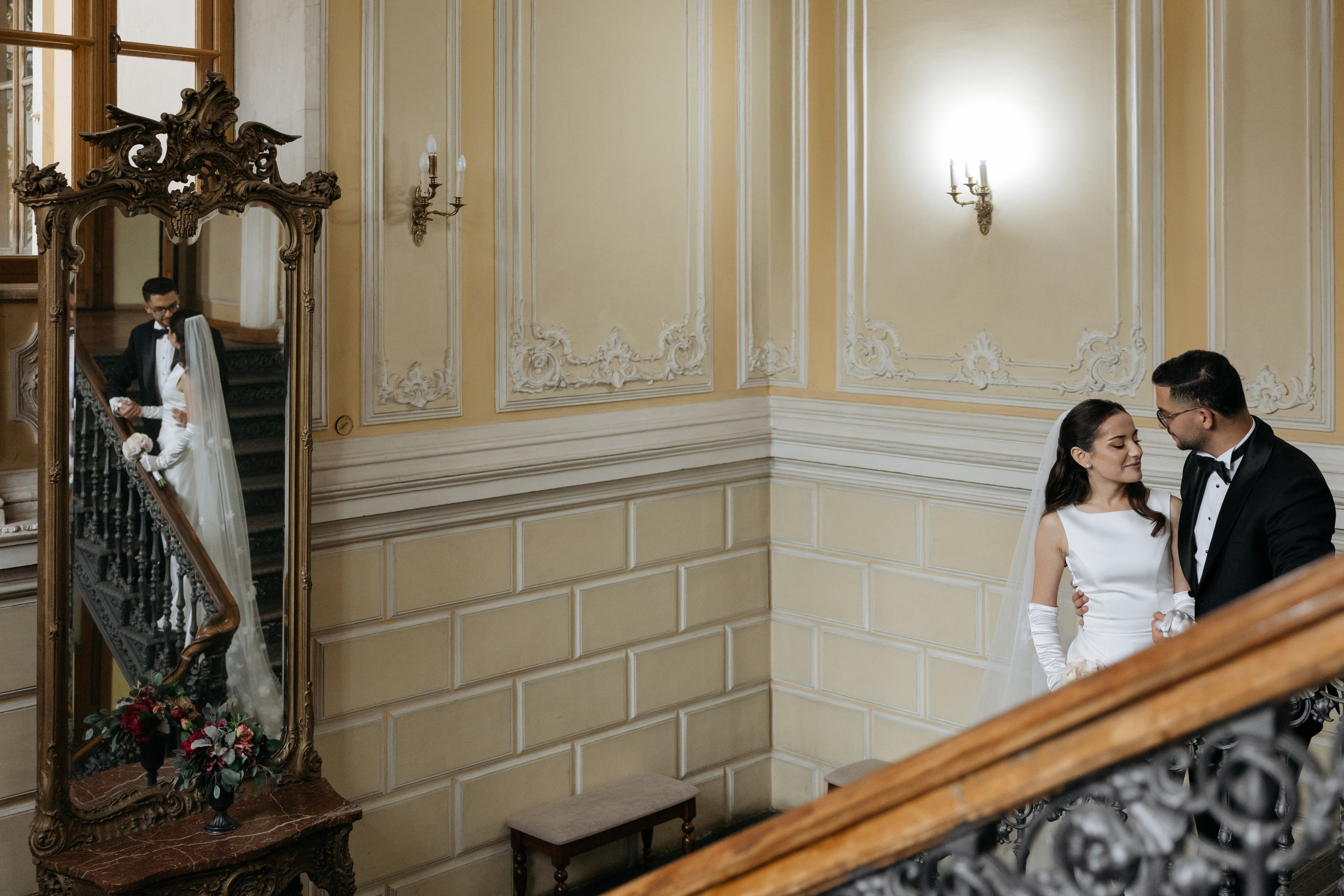 Роспись в Кутузовском ЗАГСе, фотосессия в Пушкинской библиотеке и банкет (семейный ужин) в ресторане «Кафе Пушкинъ». Свадебный фотограф в Москве Полина Лелетко