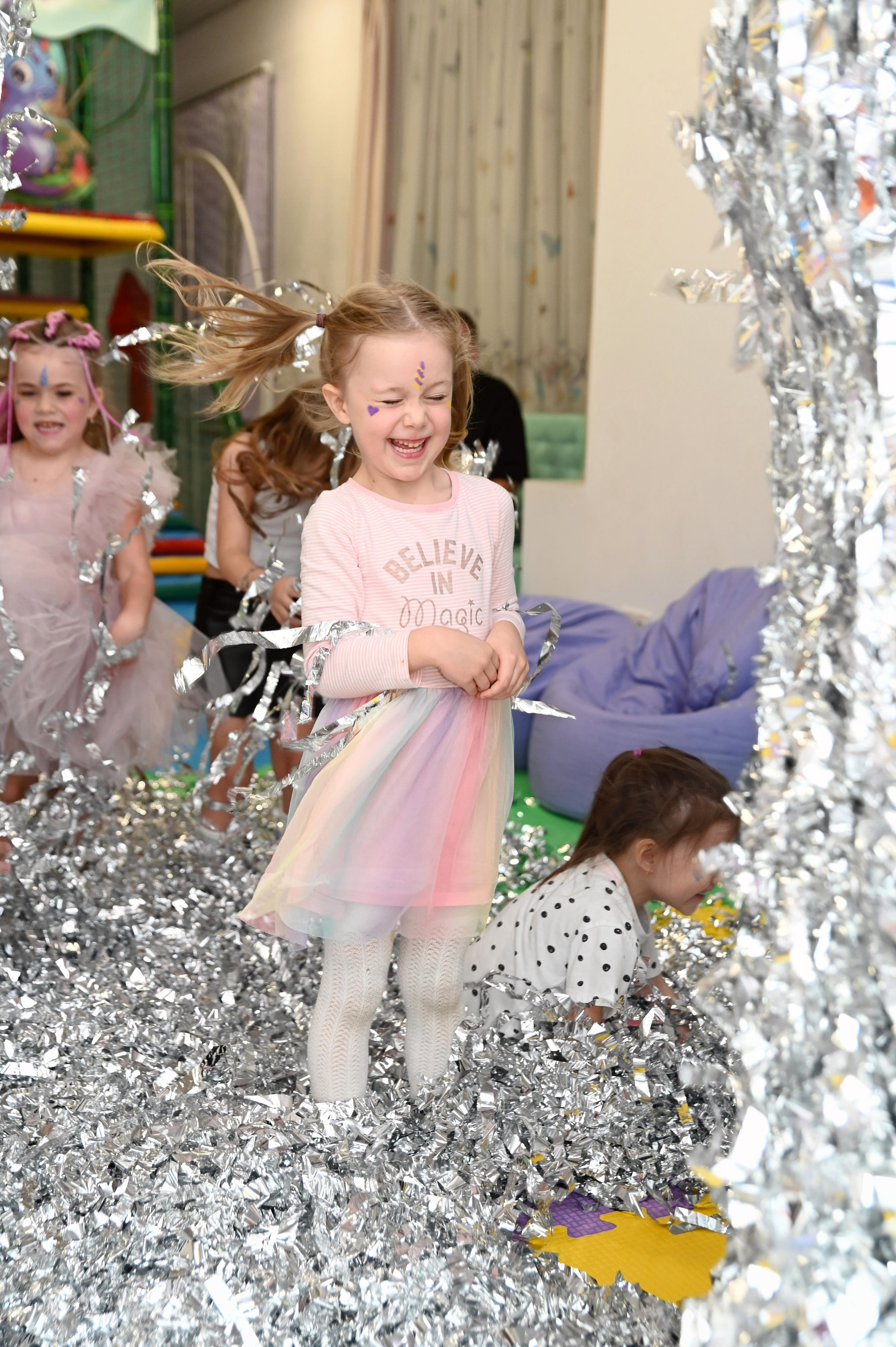 Игротека «Море Позитива». Я Ольга Казанцева, фотографирую снимаю ваши киноистории и печатаю фото и цифровые портреты на холсте