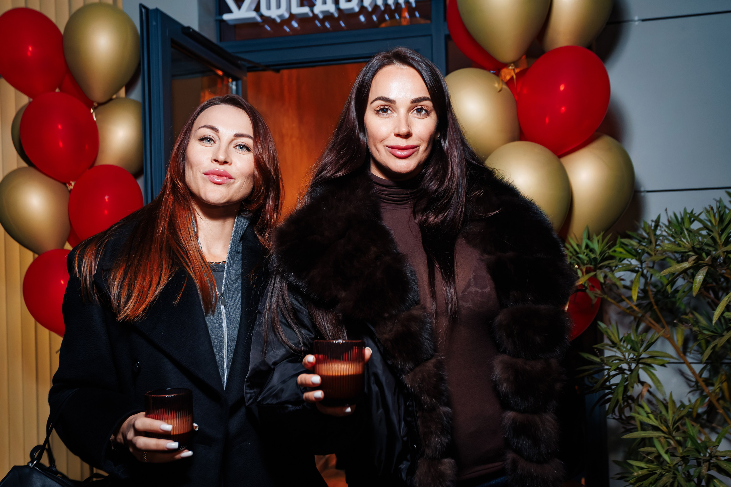 10 лет проекту «КОФЕДВИЖ» и открытие новой кофейни_Ялта_19.12.2025. Аминов Руслан | Фотограф